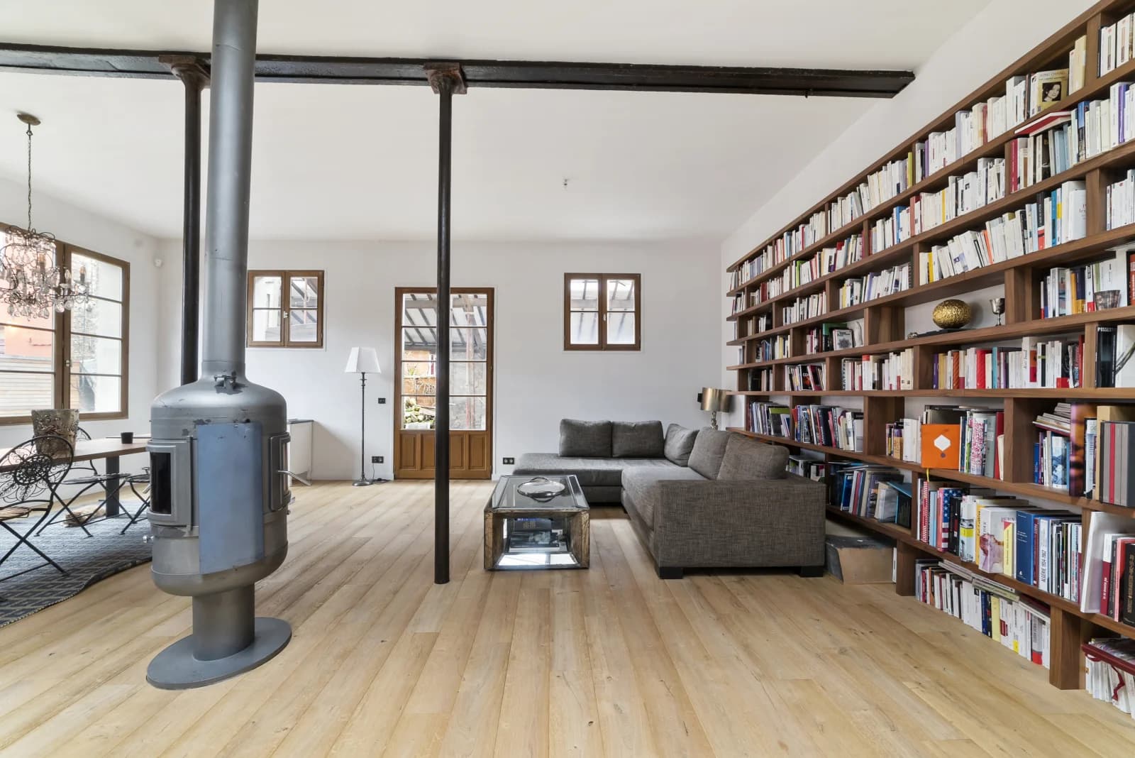 Salon dans Charme rustique d'une ancienne étable près d'un figuier - 1