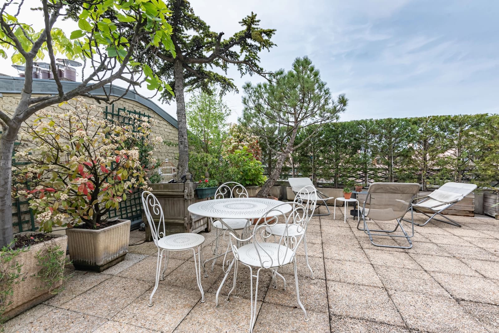 Salle de réunion dans Terrasse arborée de 80m² de plain-pied, très agréable - 0
