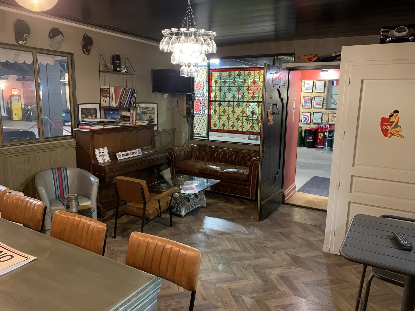 Espace Garage privé vintage unique en son genre pour tout types d'évènements - 1