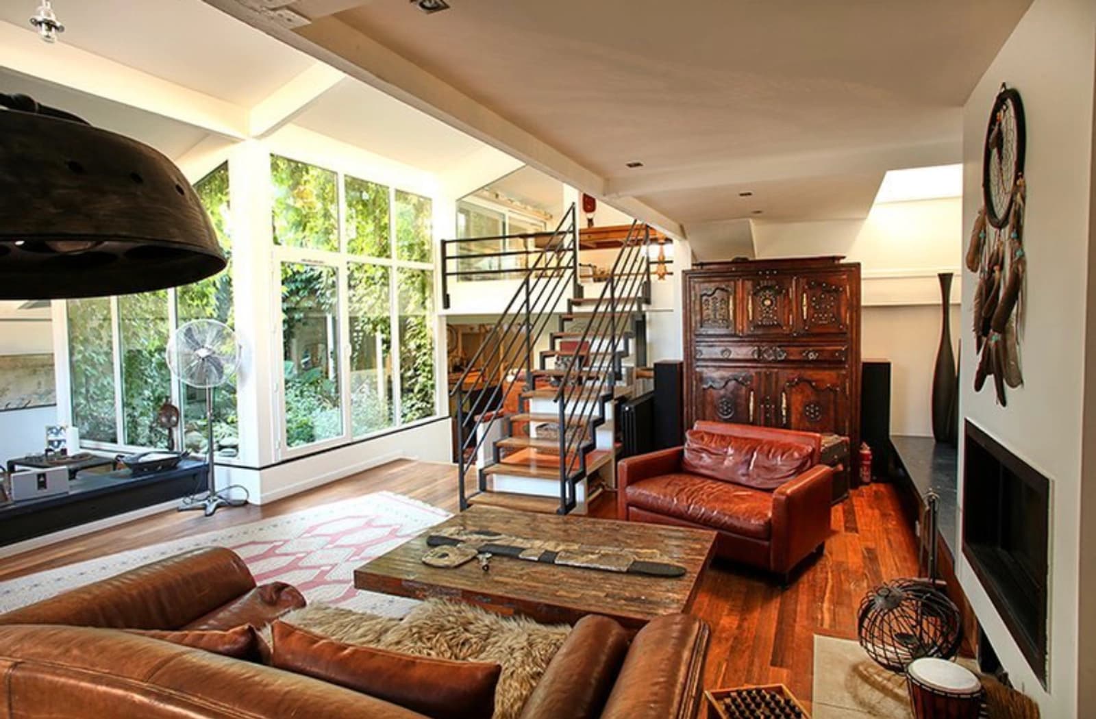 Salon dans Porte de Montreuil: une maison à l'esprit loft unique - 1