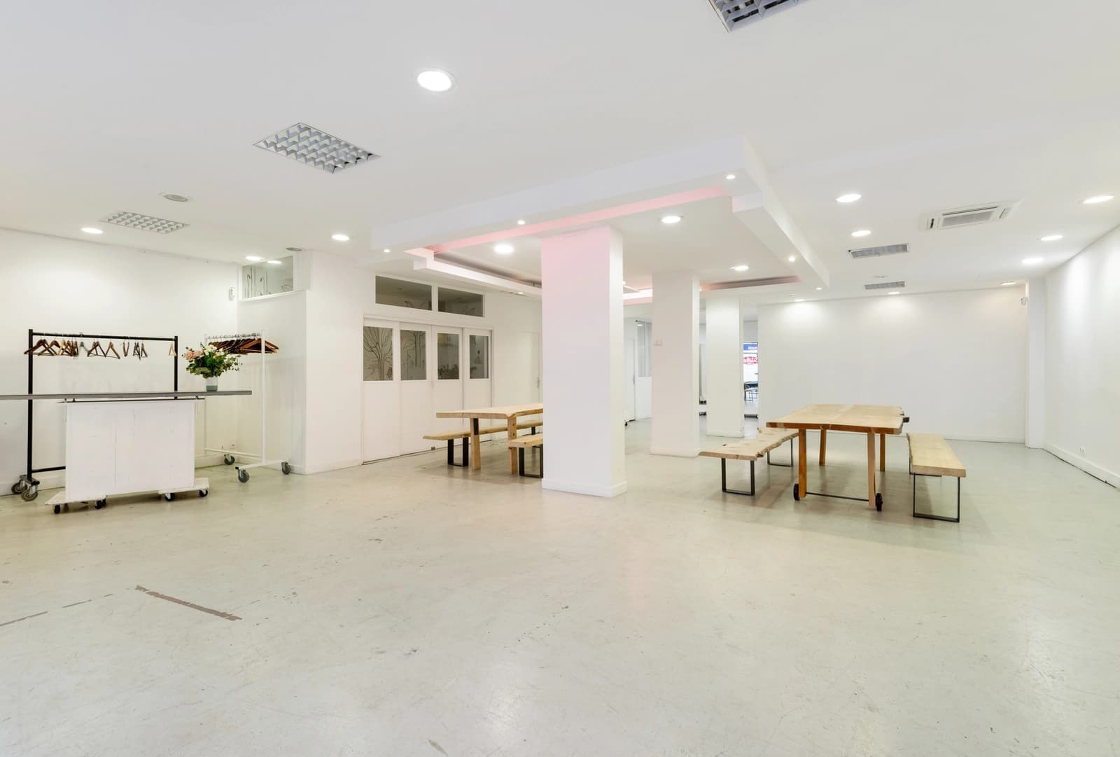 Meeting room in Light-filled design space - 1
