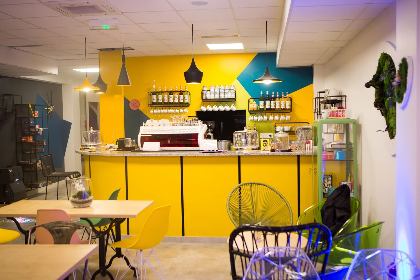 Kitchen in Atypical place and café - 1