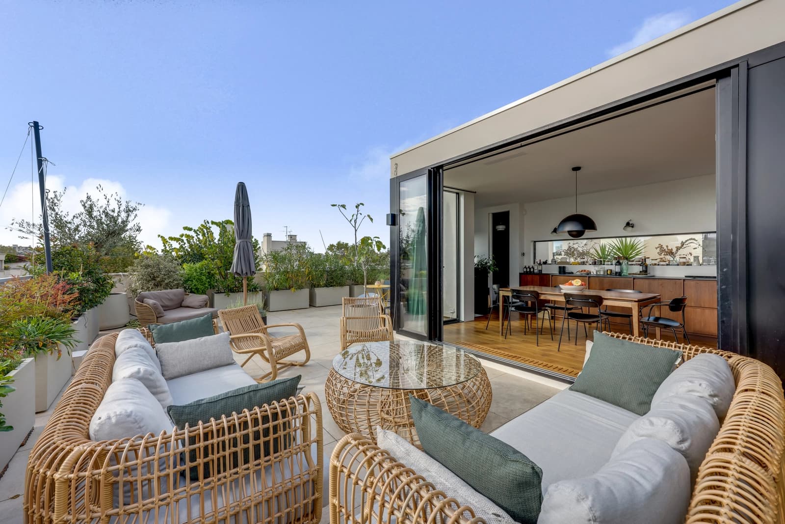 Espace Duplex avec toit-terrasse et vue sur la Tour Eiffel - 4