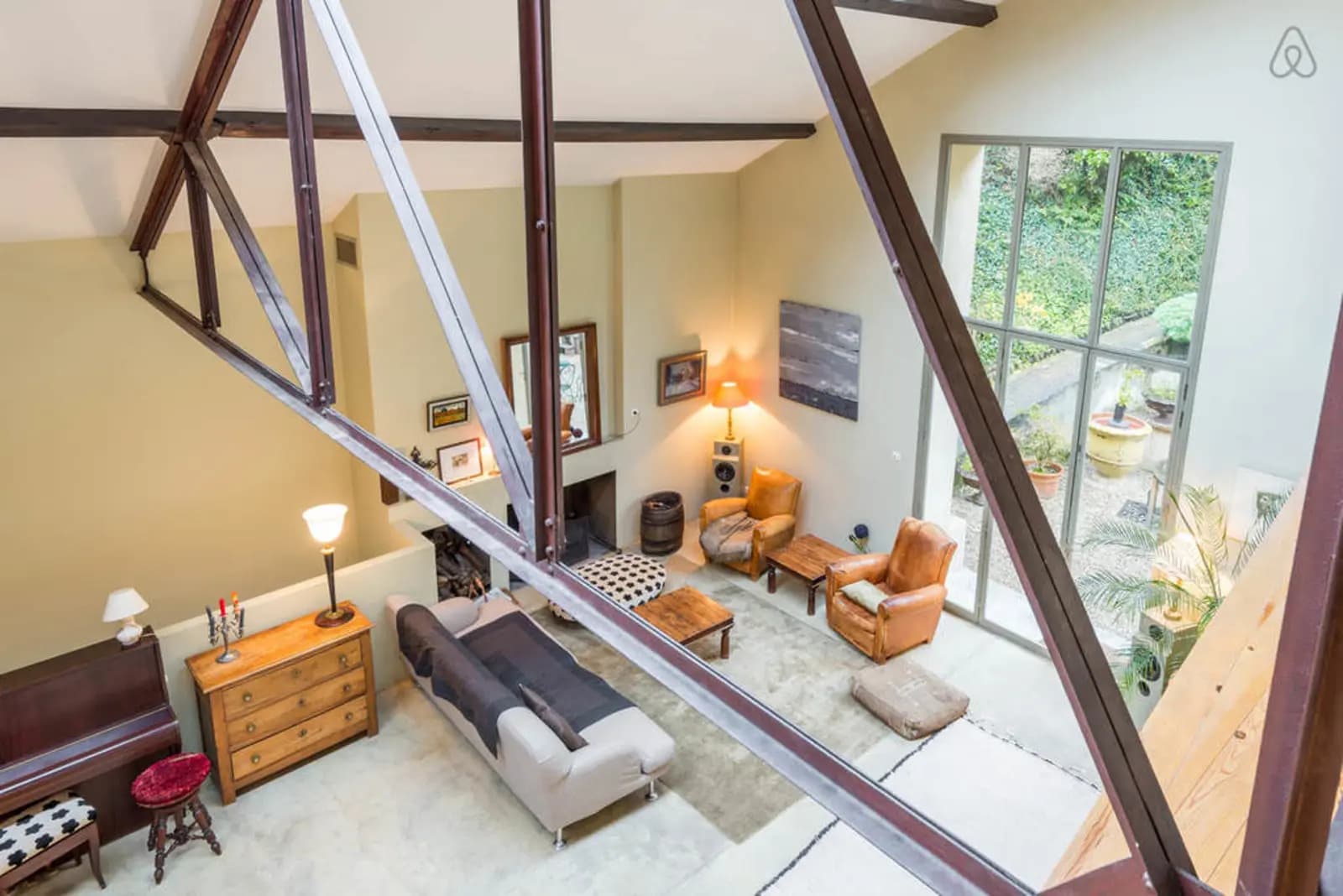 Living room in Spacious loft with garden in the heart of Vieux Lyon - 1