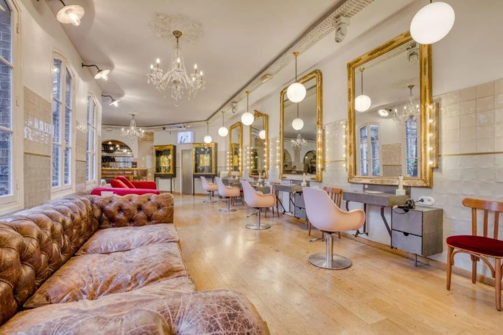 Salon dans St-Germain-des-Prés: lieu unique des anciens bains-douches - 1