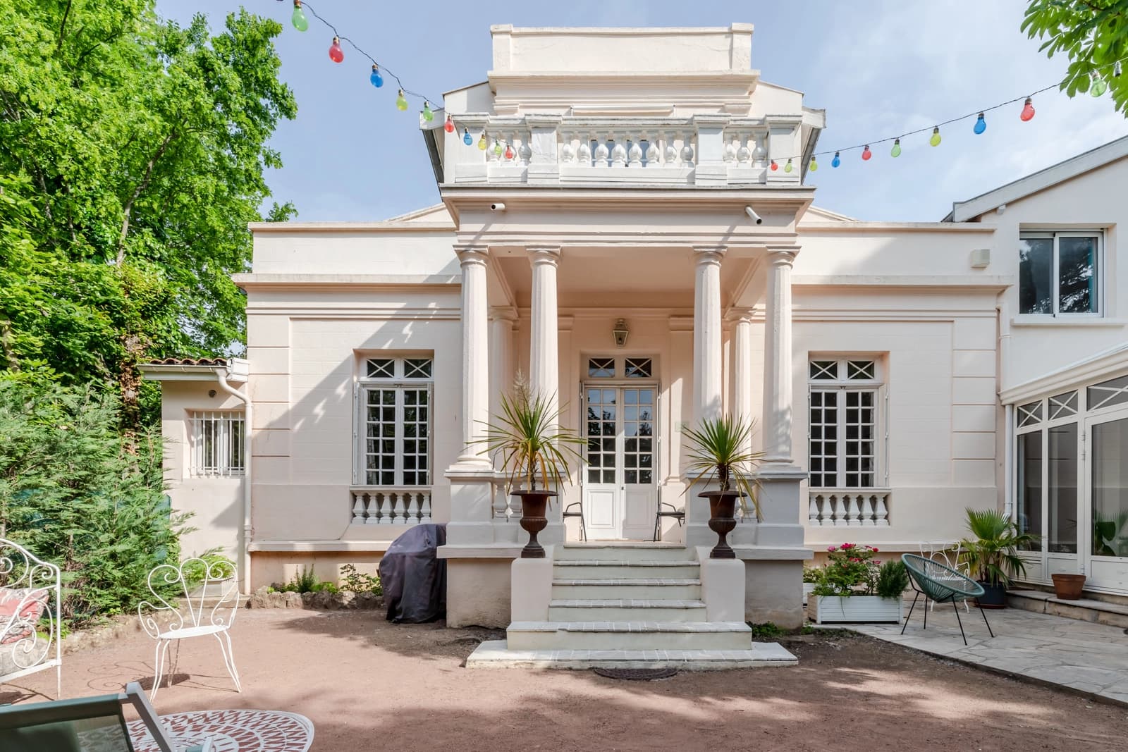 Salle de réunion dans Villa retirée dans un écrin de verdure luxuriante - 1