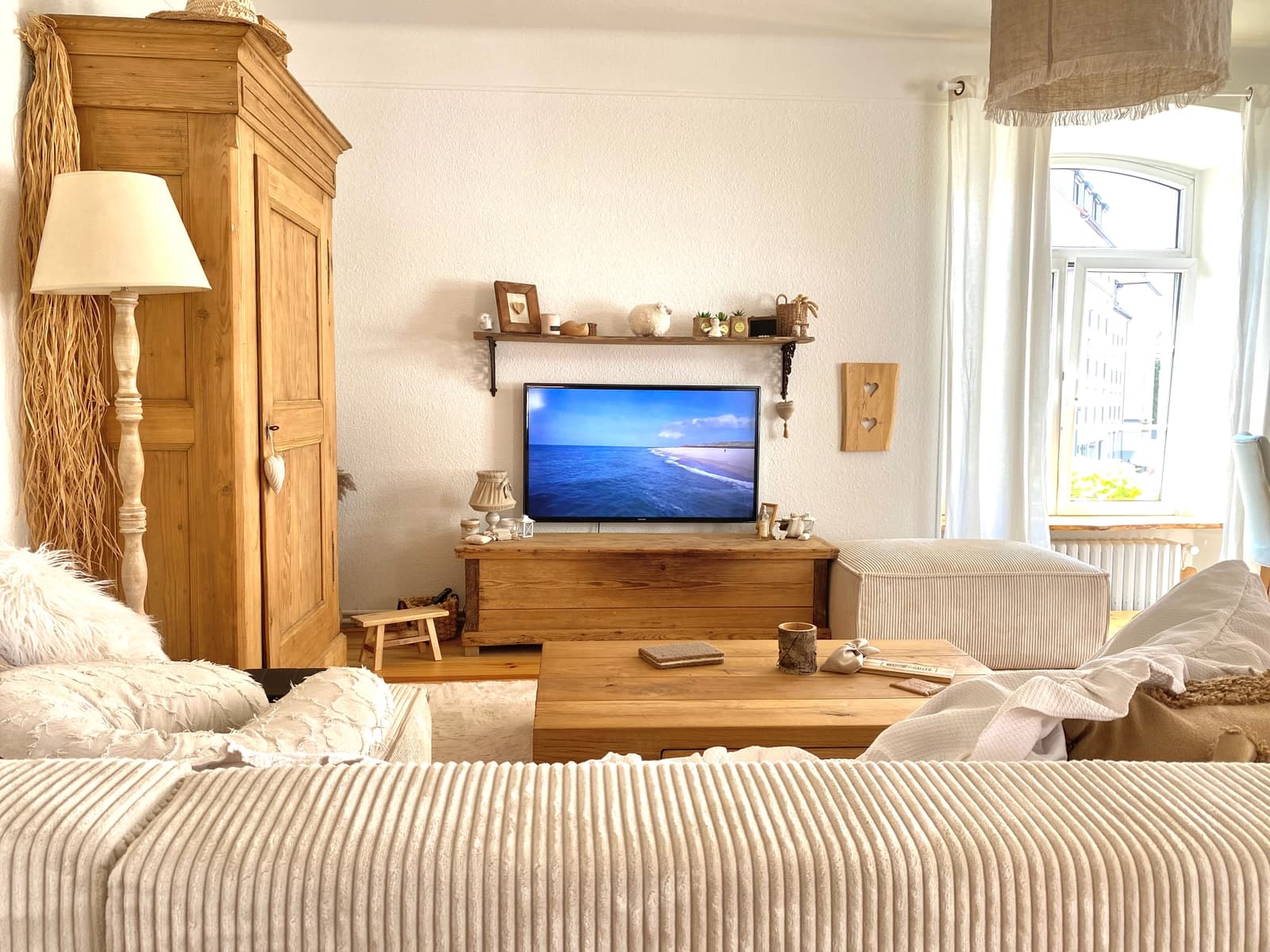 Living room in Cosy chalet-style apartment in Haguenau - 1