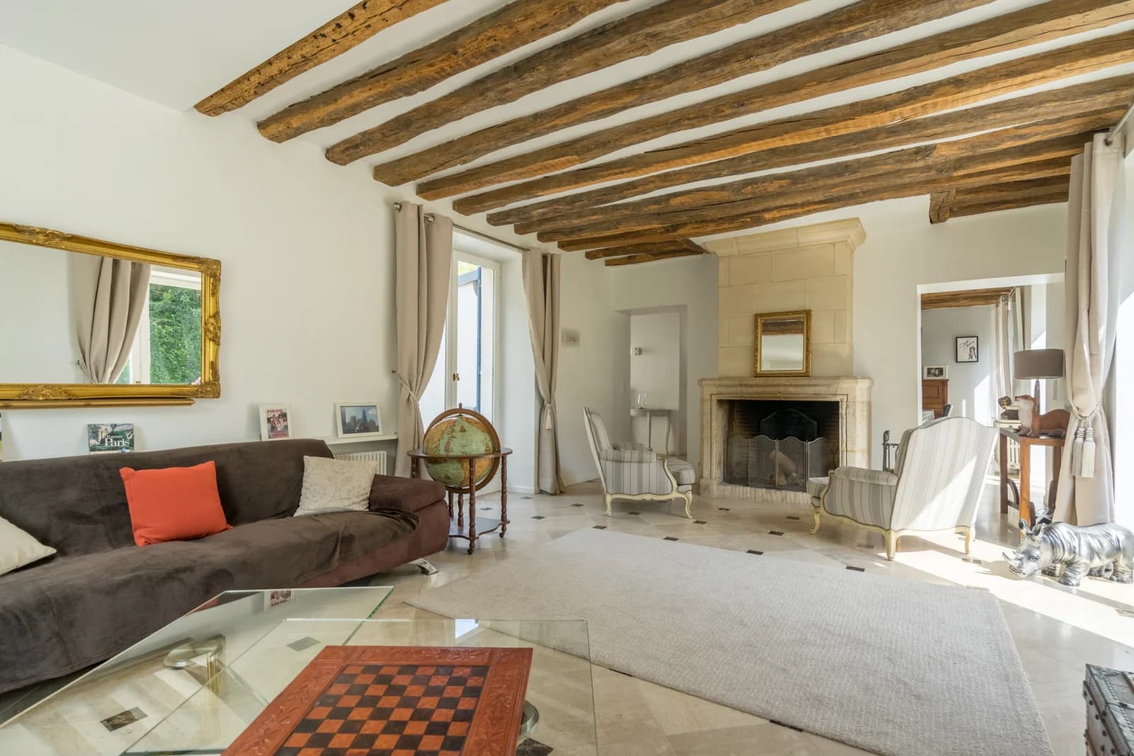 Living room in Beautiful 18th century family property - 1