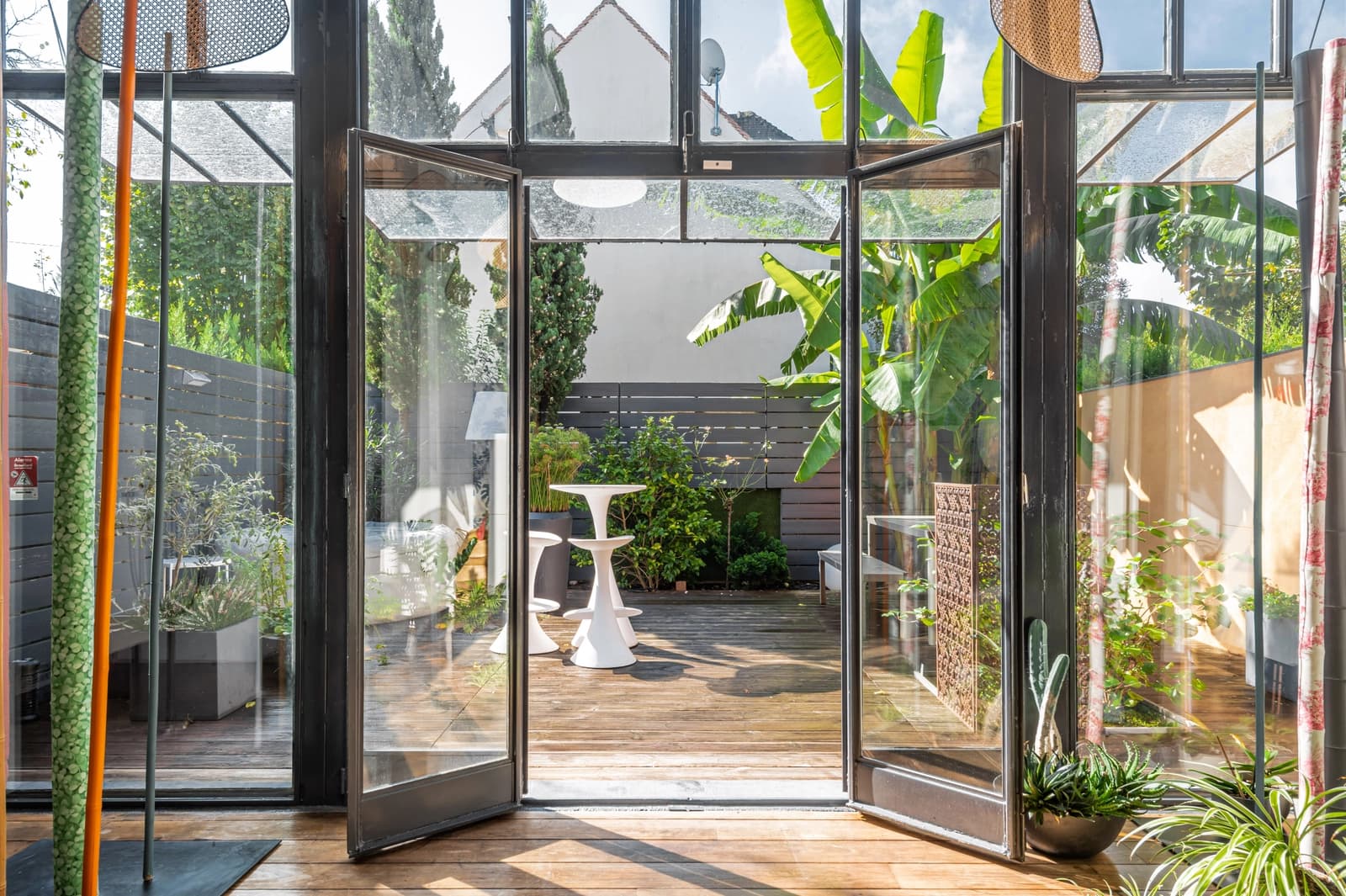 Salon dans L'atelier loft: un espace de création unique - 1