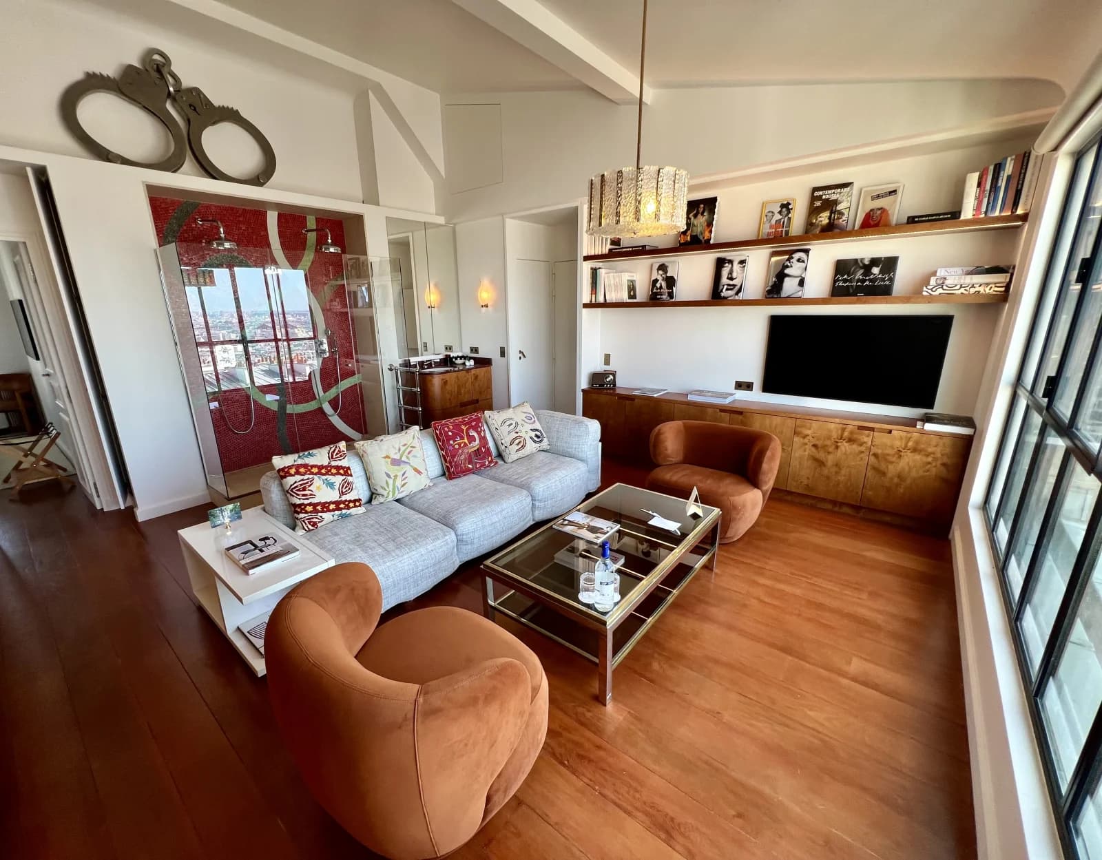 Espace Suite avec vue sur les toits de Paris - 1