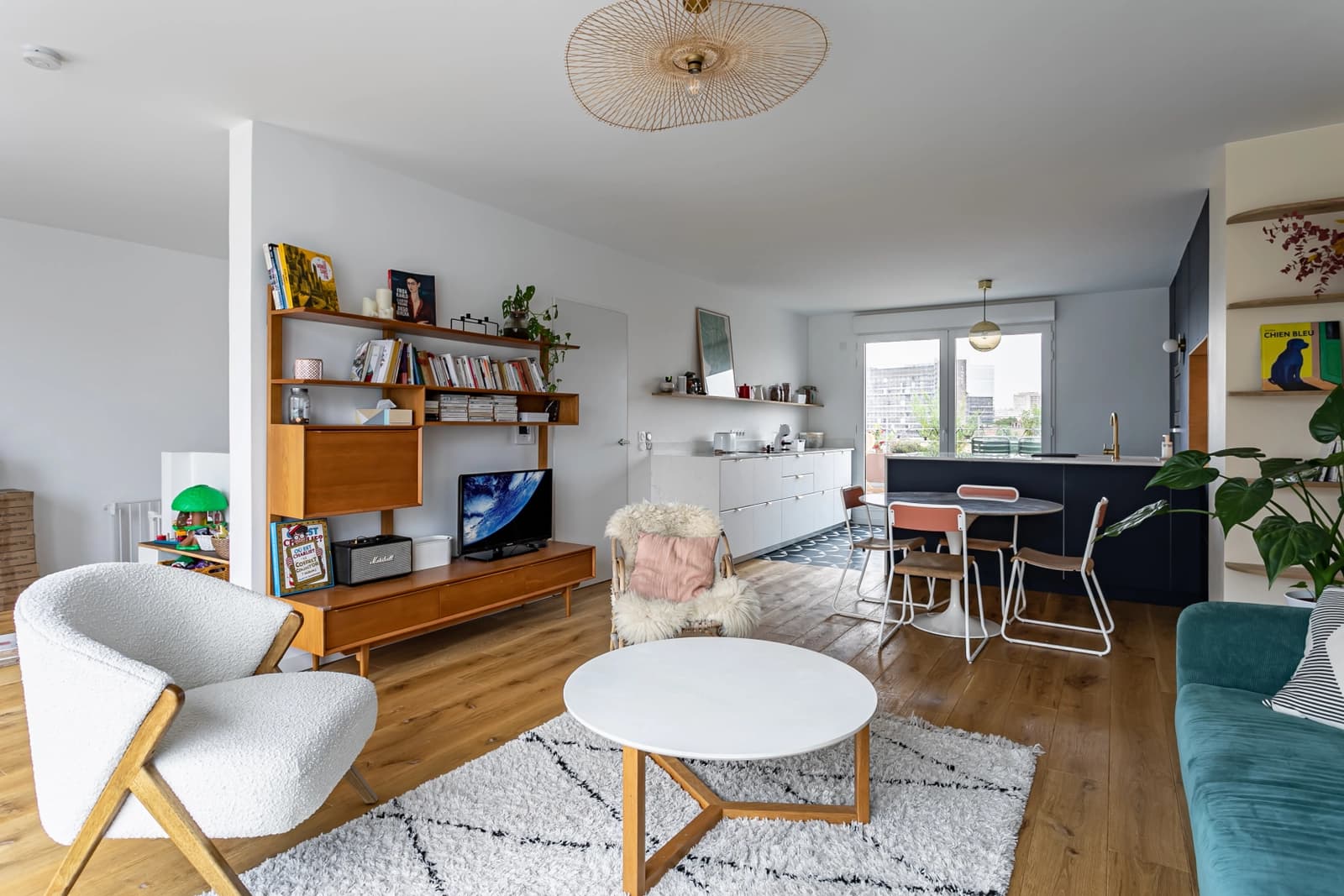 Meeting room in Sublime, bright and colorful apartment - 1