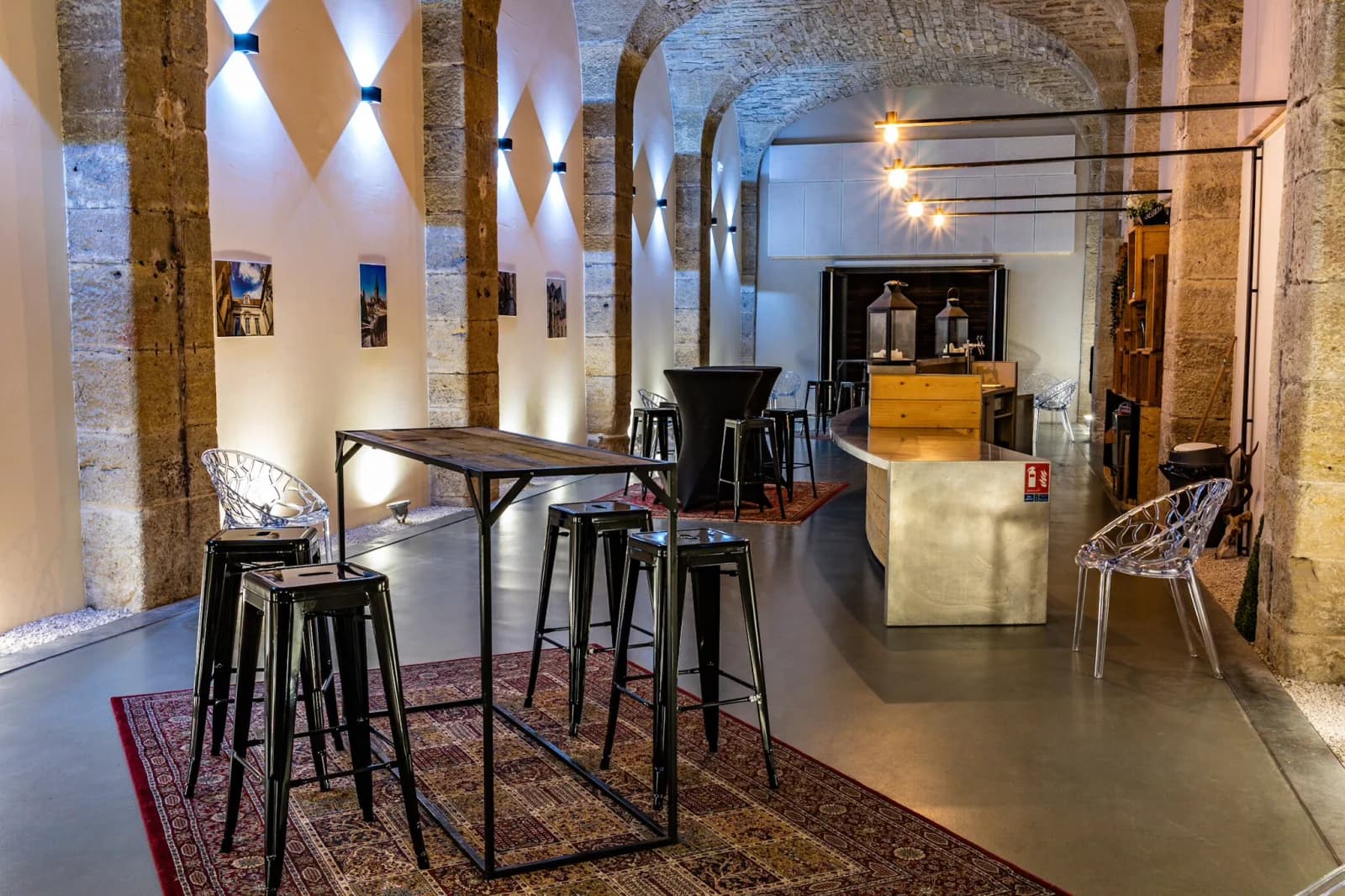 Salle de réunion dans Le Caveau: un lieu de caractère à découvrir - 1