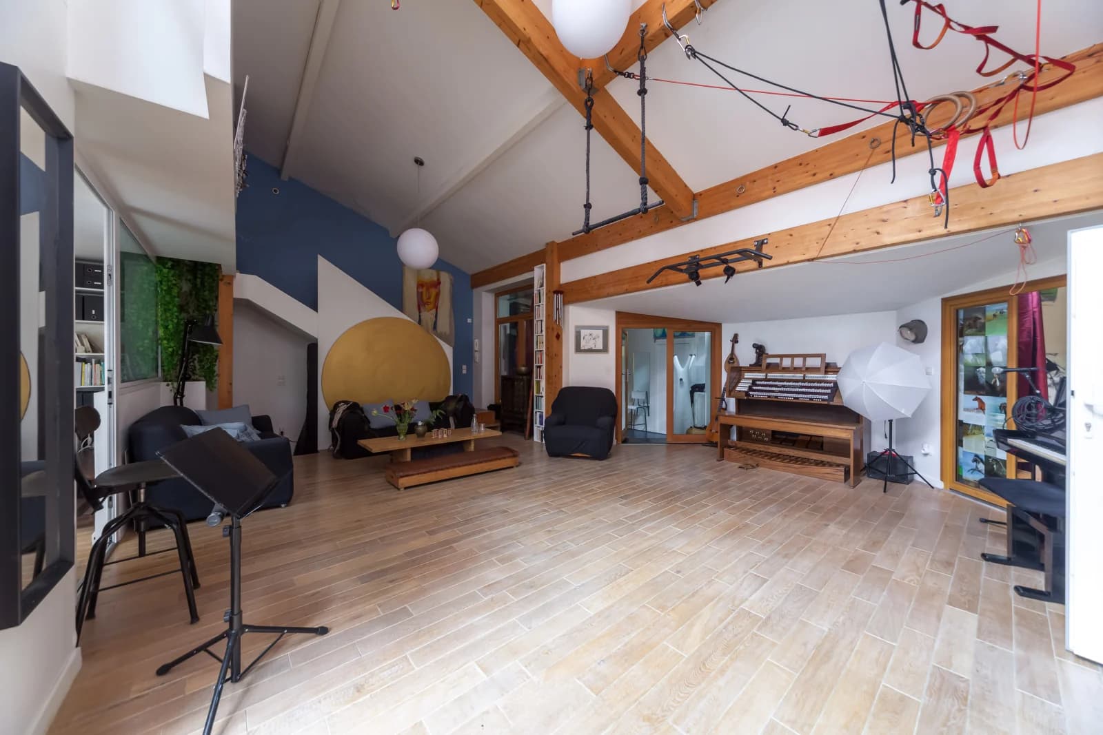 Salon dans Lieu spacieux, calme et d'une grande luminosité ! - 1