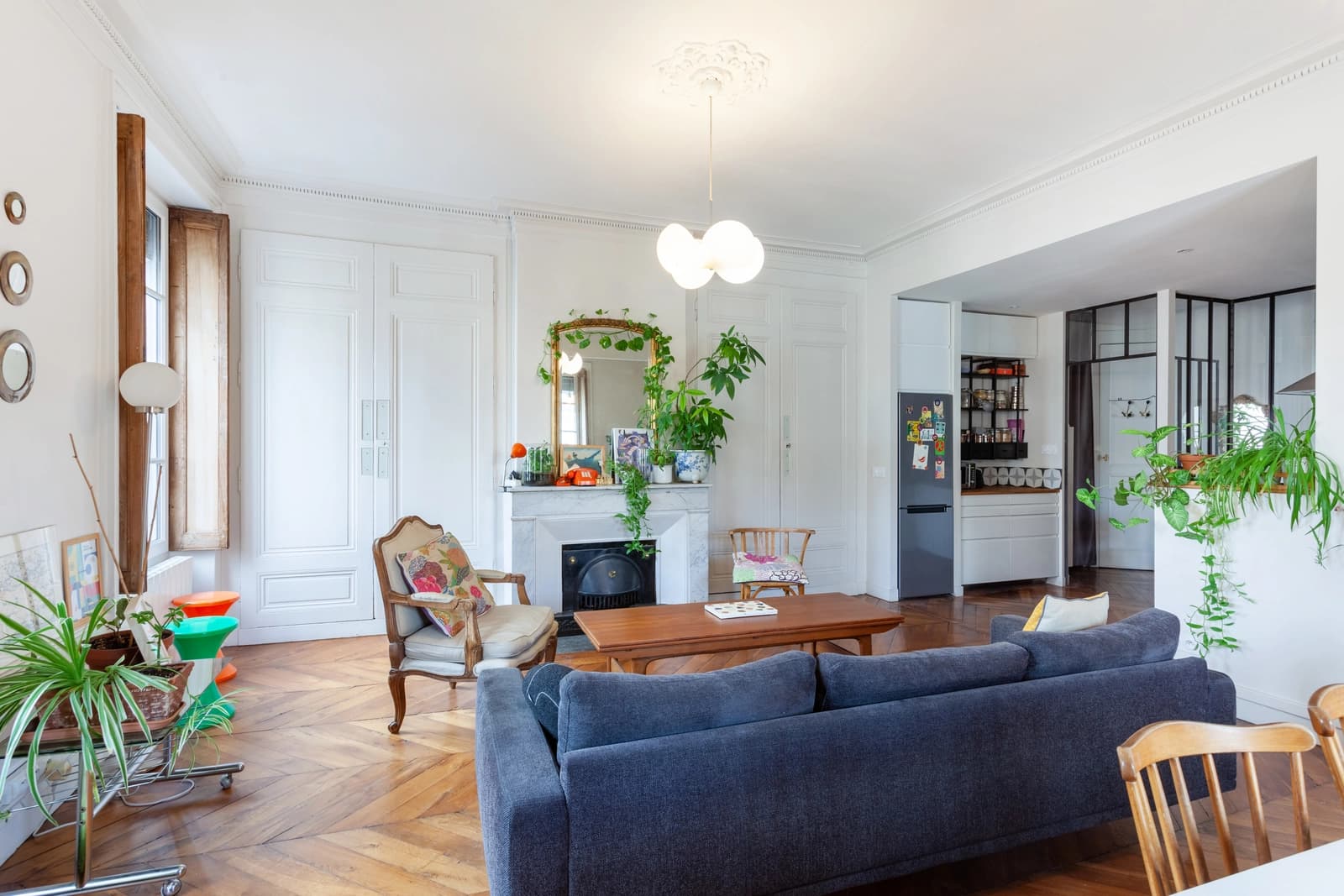 Salon dans Éclat, lumière et emplacement central de premier choix - 1