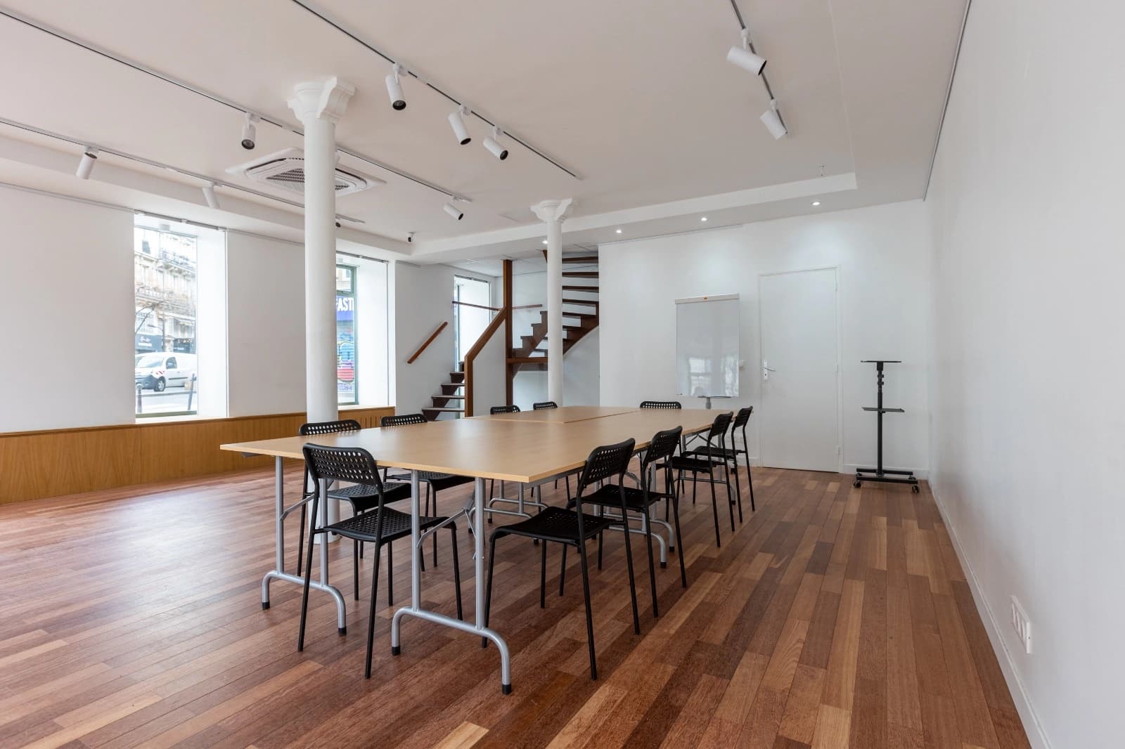 Space Central corner premises ideal for Showroom Expo Réunion - 3