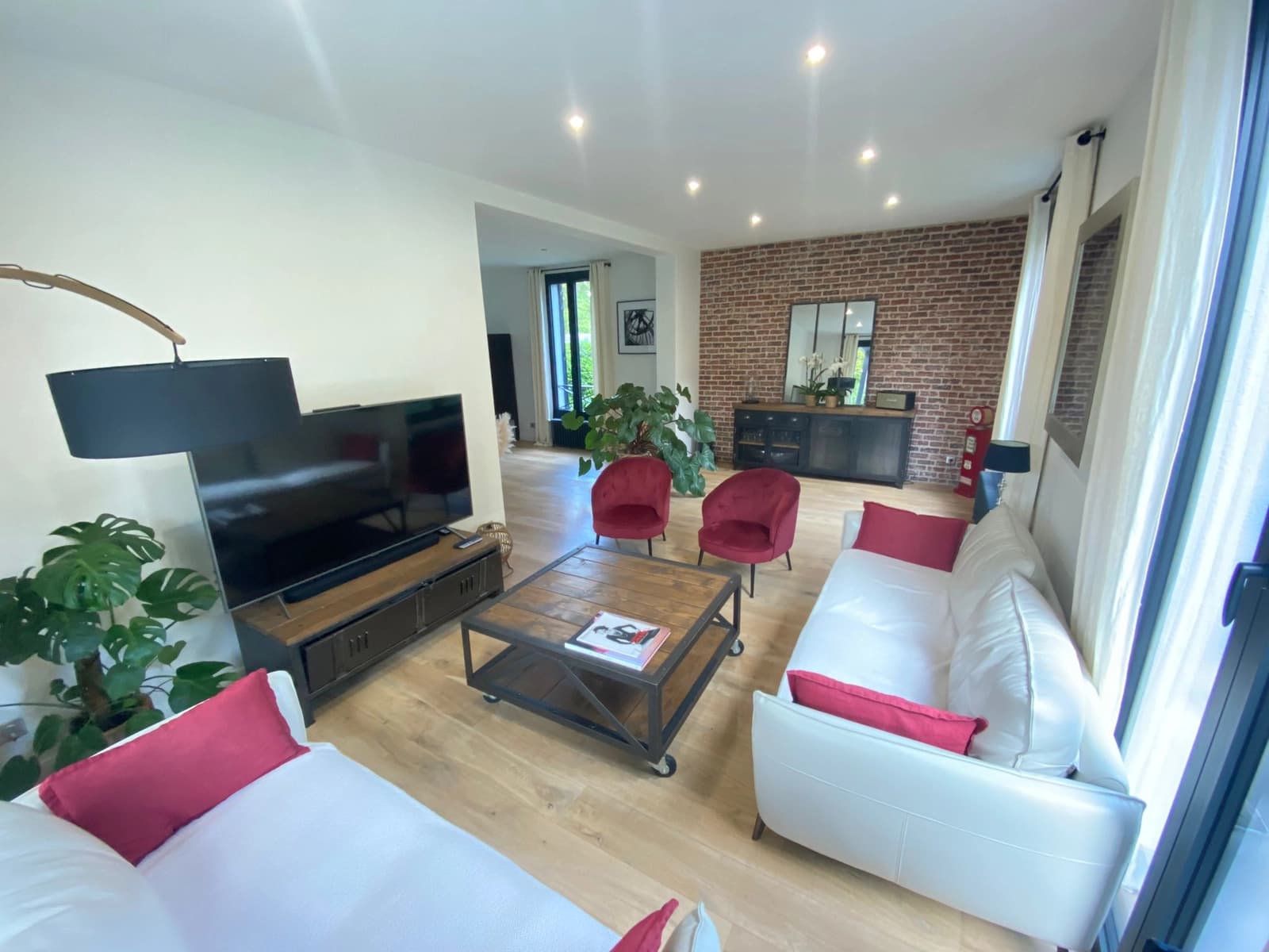 Chambre dans Ouest parisien: villa de charme avec piscine privée - 1