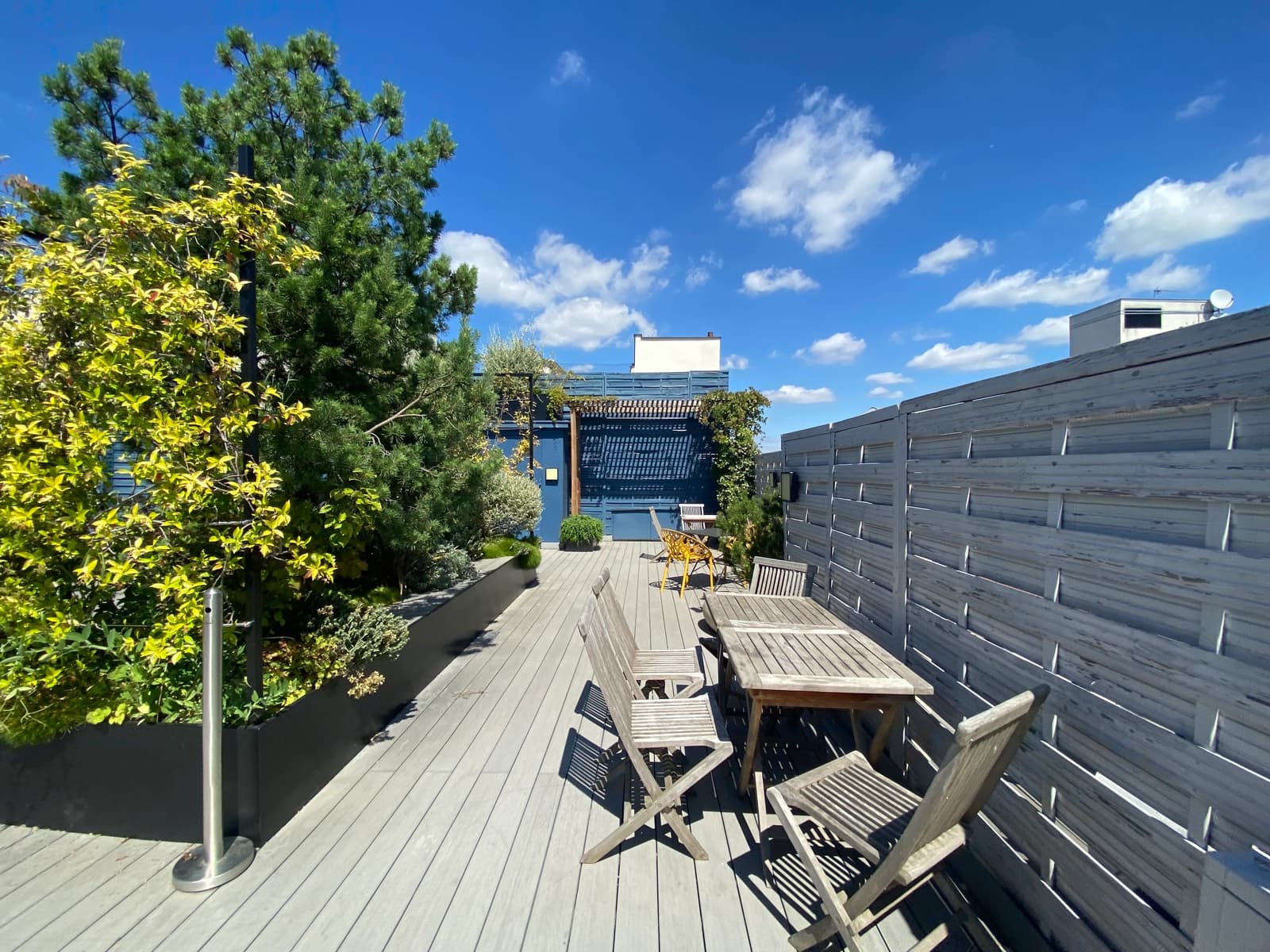Salle de réunion dans Toit-terrasse verdoyant, une oasis suspendue en ville - 1