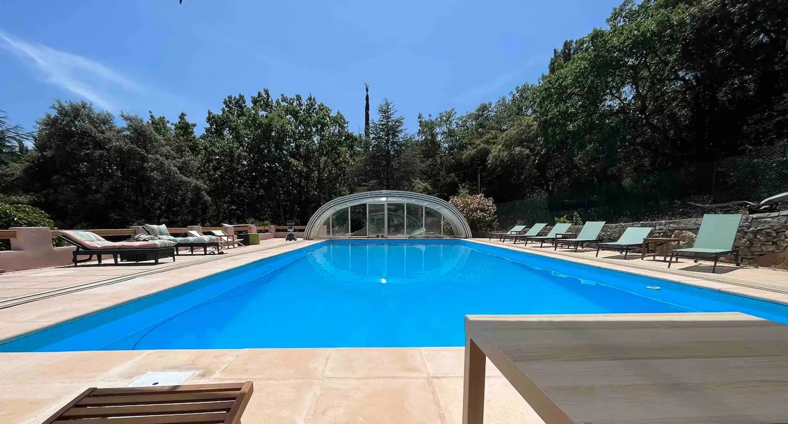 Salle de réunion dans Écrin de verdure provençal et sa piscine olympique - 1