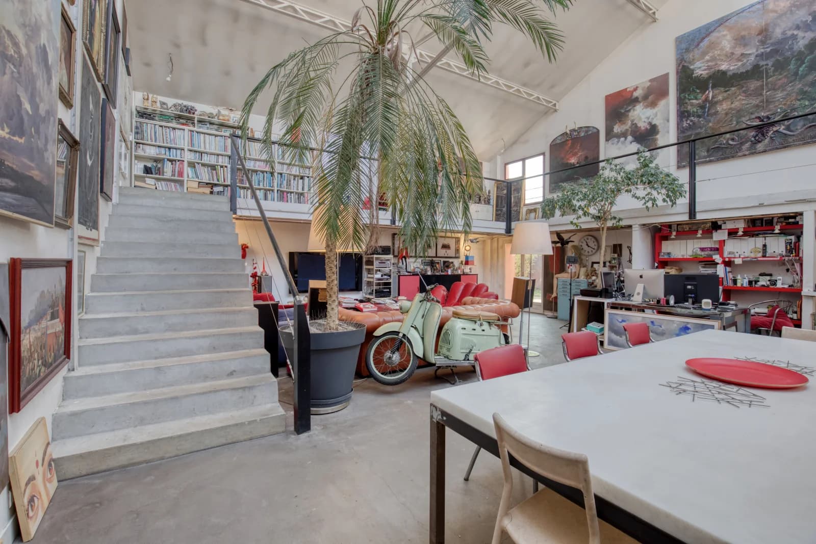 Salle de réunion dans Loft atypique: salon 100m², hauteur sous plafond 9m! - 1