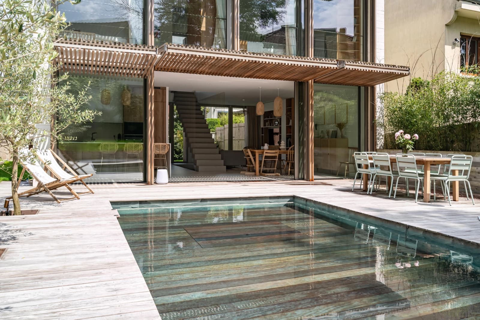 Espace Maison d'architecte avec piscine à fond mobile unique - 2