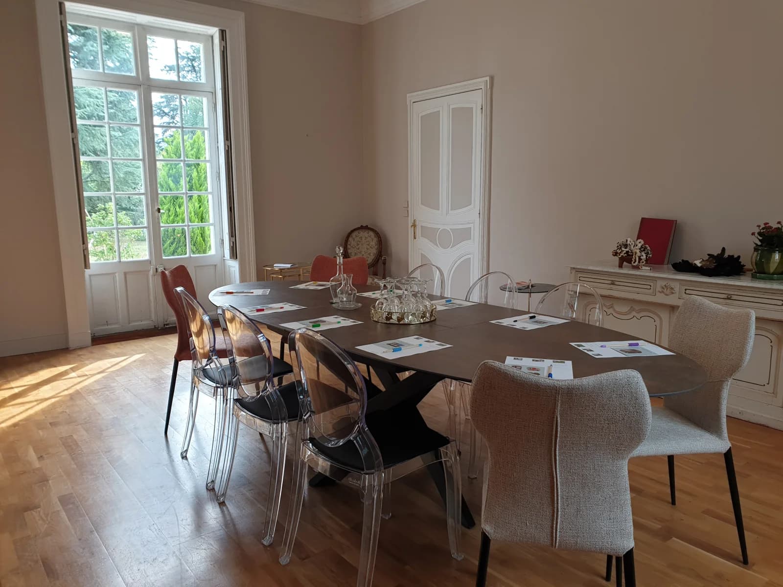 Meeting room in 18th-century residence near Tours - 1