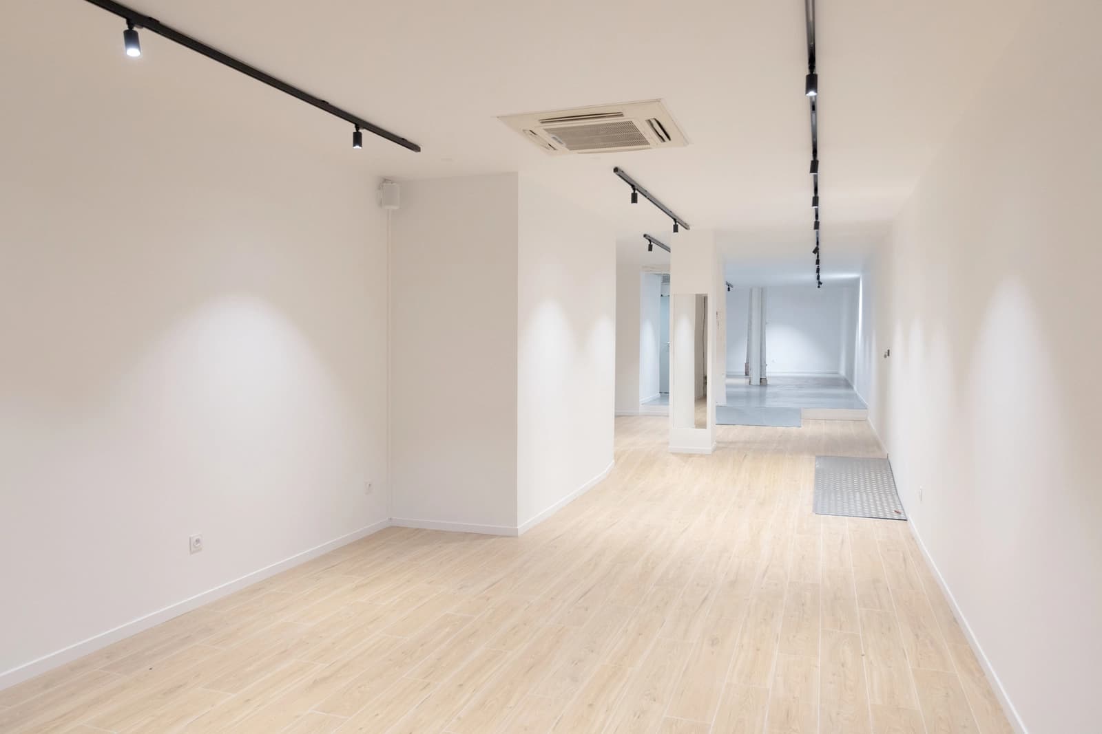 Gravilliers: espace studio pour présentations éphémères