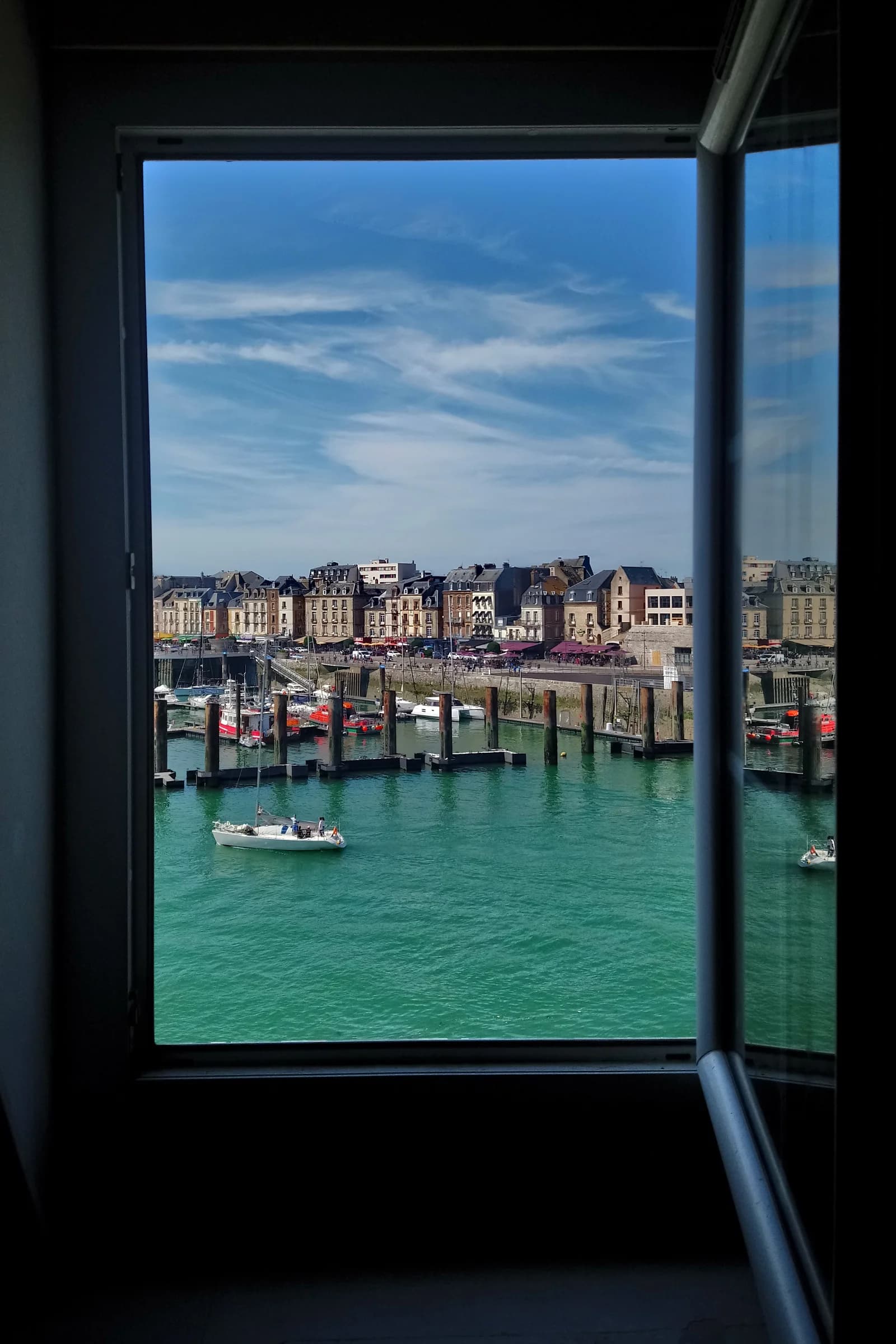 Living room in Atypical duplex with splendid view of Dieppe harbour - 1