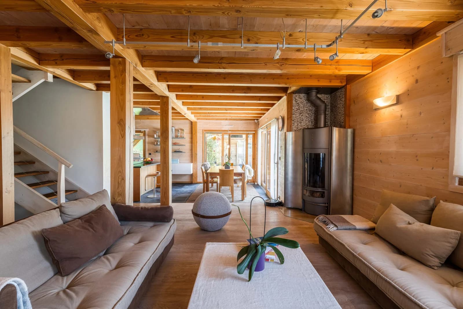 Space Chalet with mountain views and swimming pool in a quiet location - 1