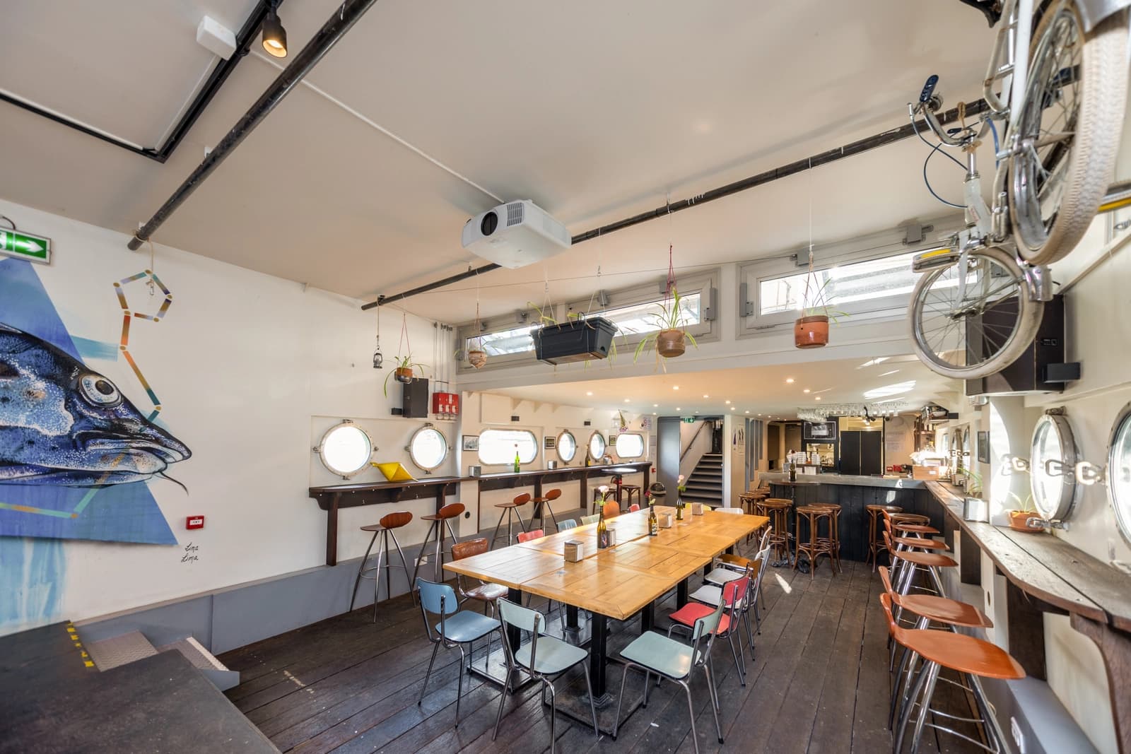 Salle de réunion dans Péniche parisienne adaptable à tous vos événements - 0