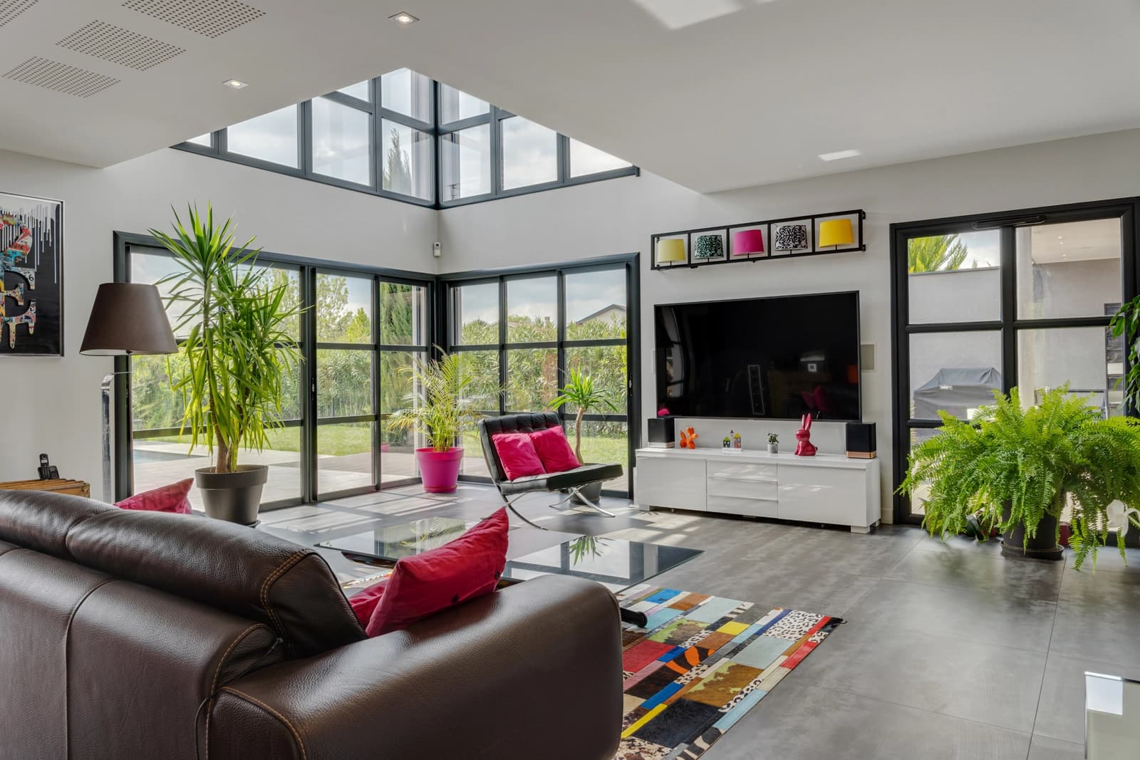 Salon dans Lyon: maison d'architecte (240m²) baignée de lumière - 1