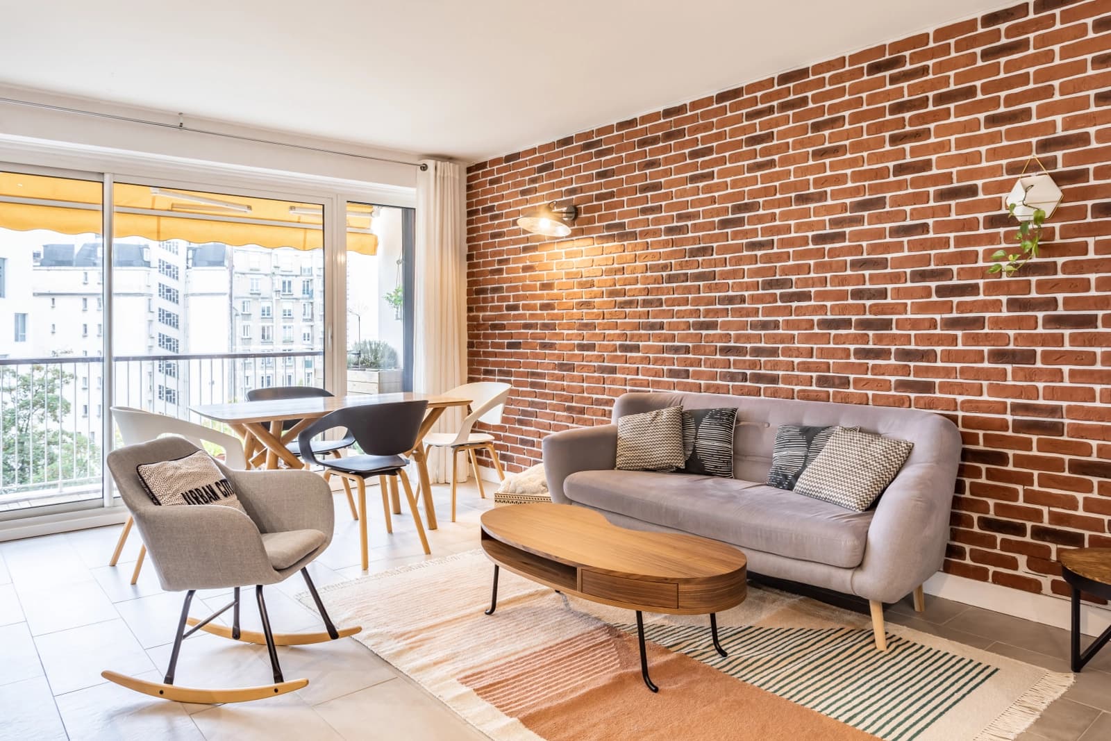 Living room in Bright loft-style apartment with balcony - 0