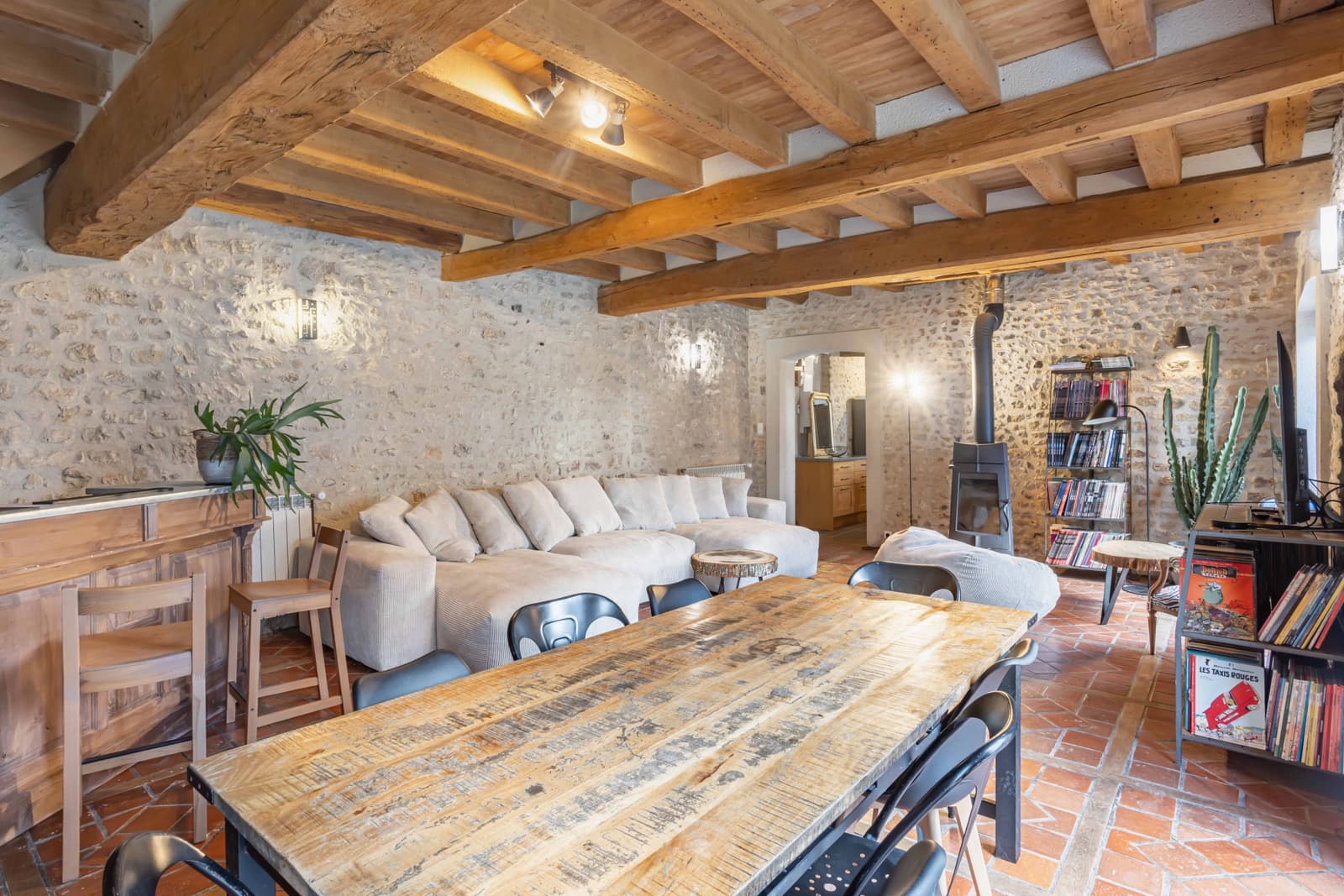Space Spacious, modern country house - 0