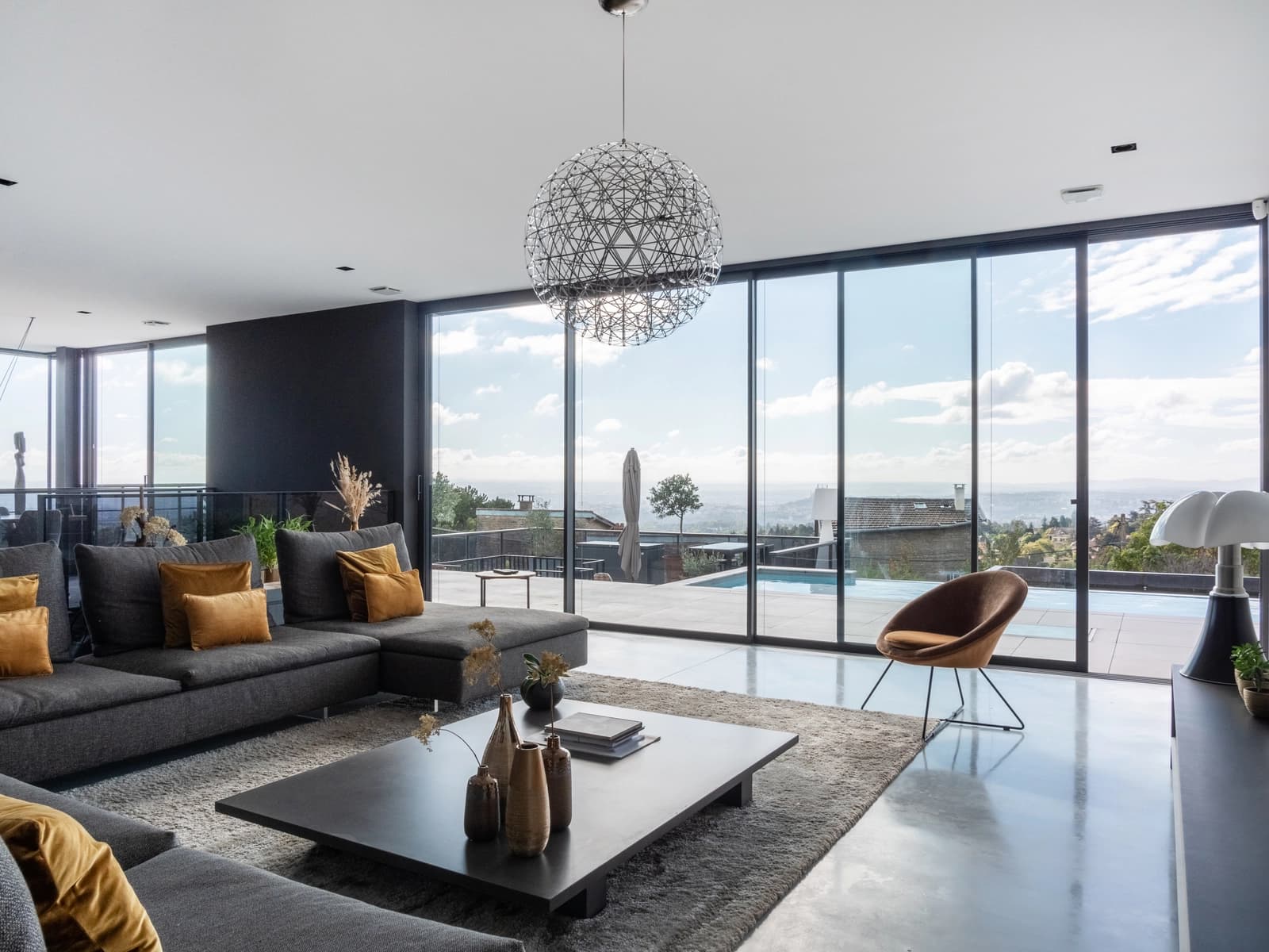 Living room in House with exceptional view in the Monts d'Or region - 1