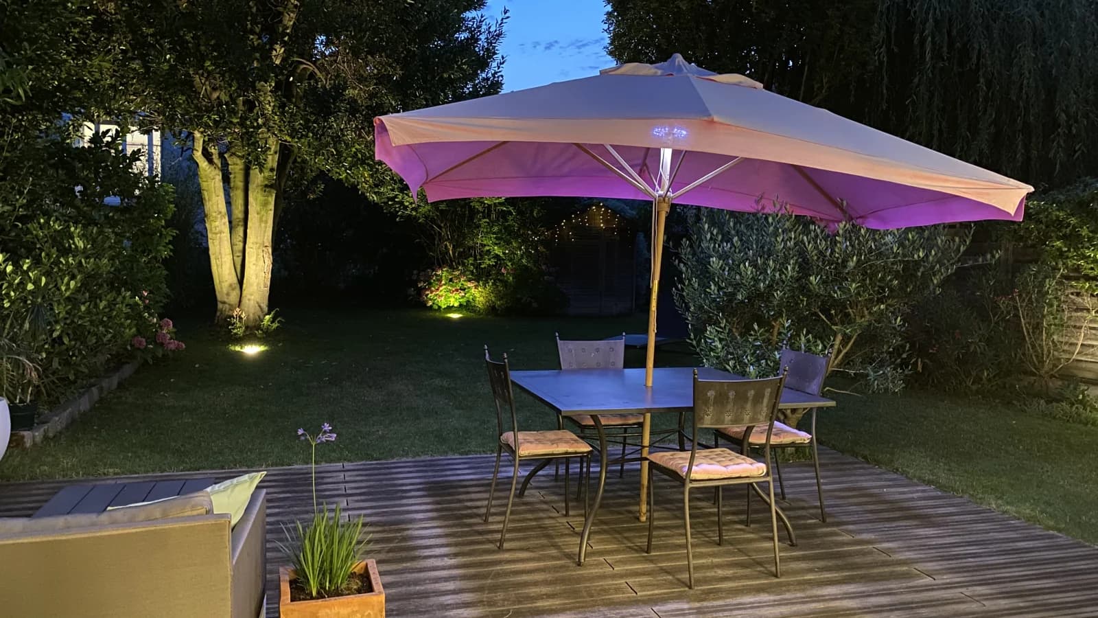 Espace Demeure classique s'ouvrant sur un havre de verdure - 4