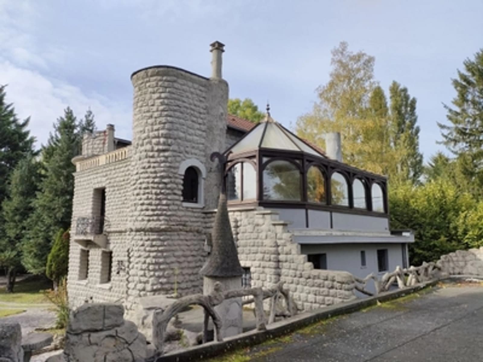 Meeting room in Atypical Castle - 0