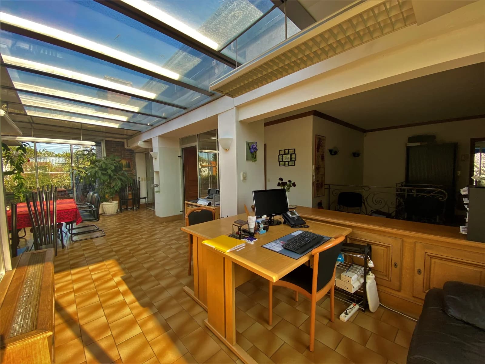 Meeting room in Office space to rent for filming - 1