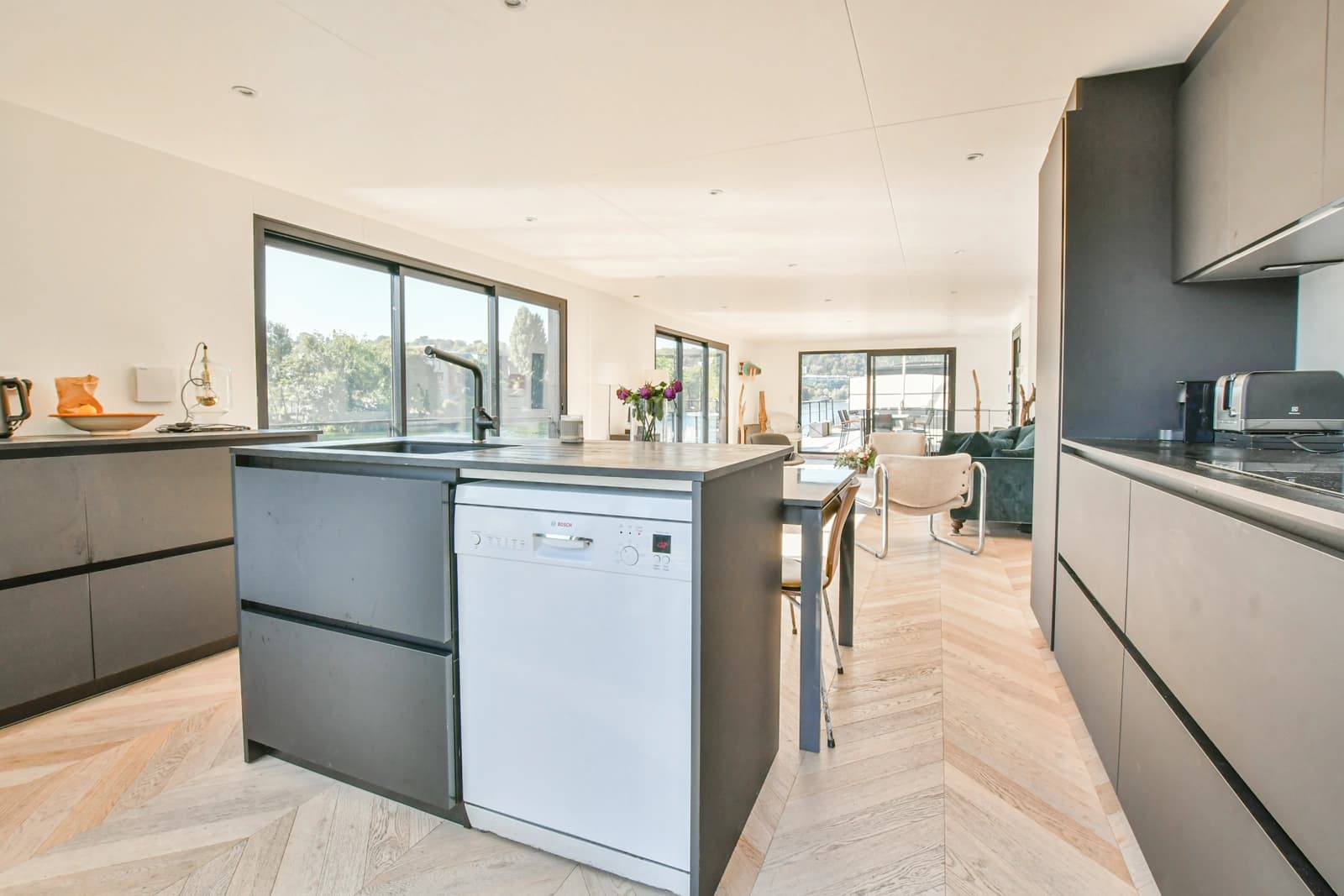 Kitchen in Loft with breathtaking view of the Seine - 1