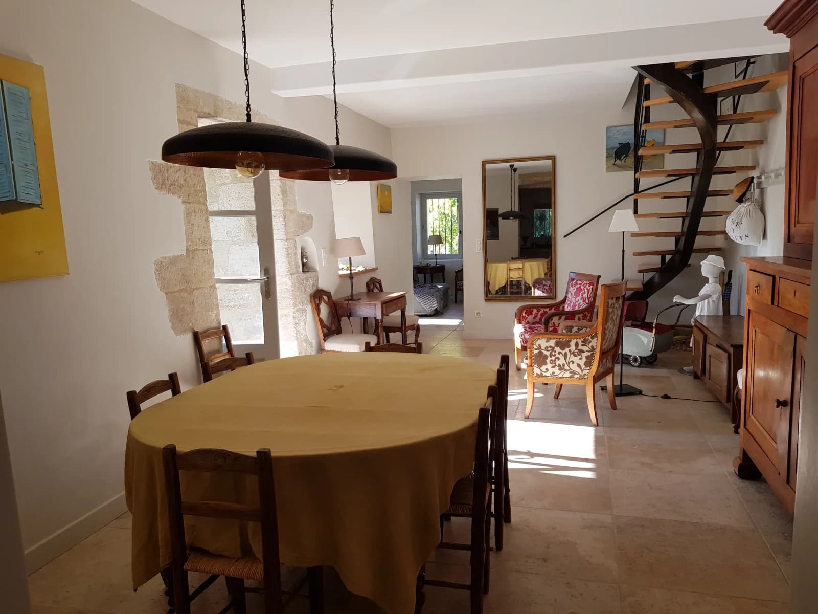 Salle de réunion dans Ancienne chapelle du XVIIe au sein d'un mas provençal - 1
