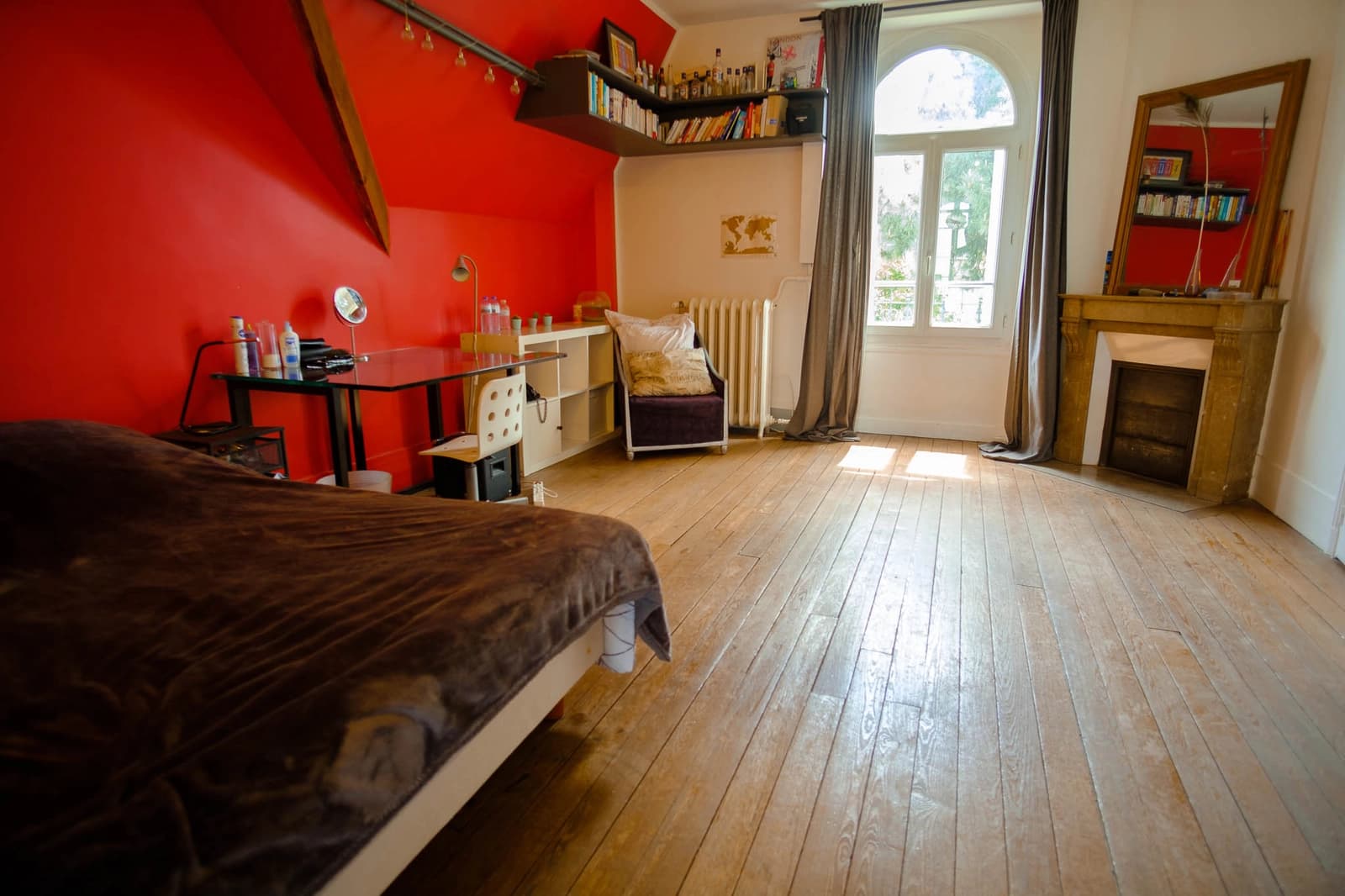 Chambre dans Colombes: vaste maison en meulière (280m²) de caractère - 1