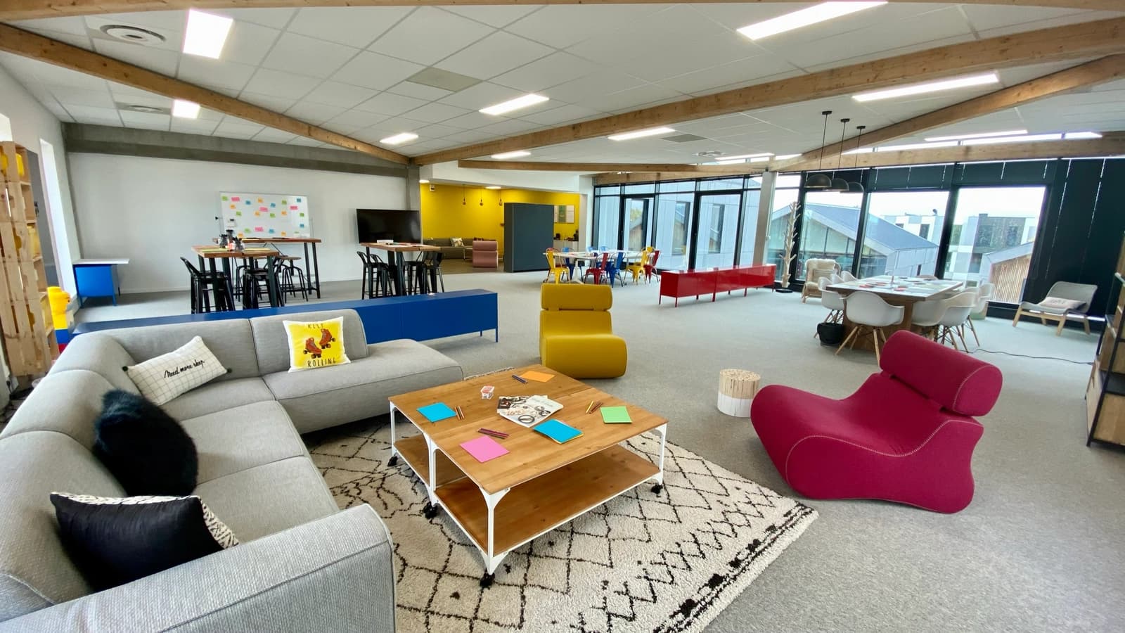 Salon dans Lieu inspirant et parfaitement fonctionnel pour créer - 1