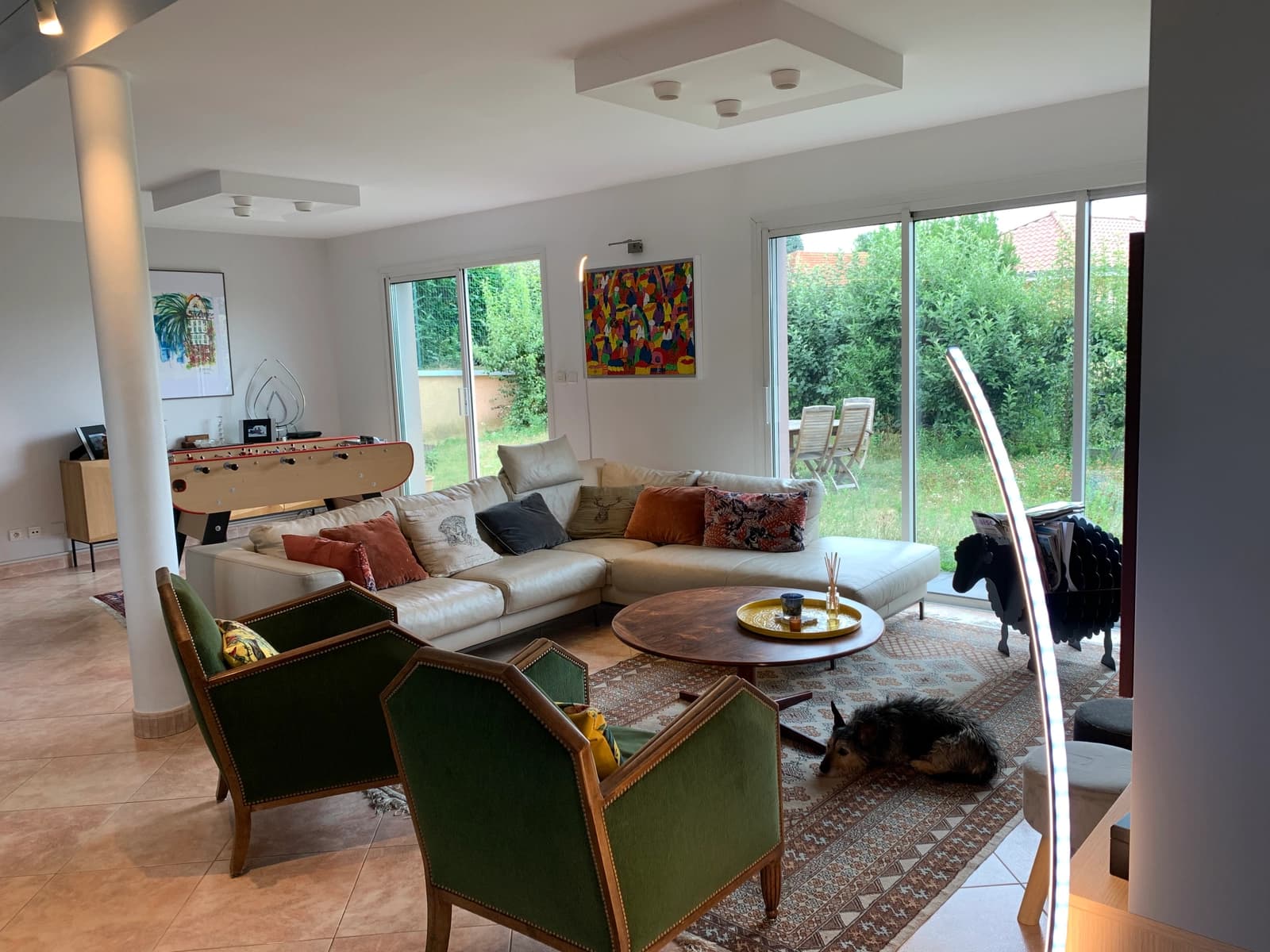 Living room in Large villa with indoor pool and garden - 1