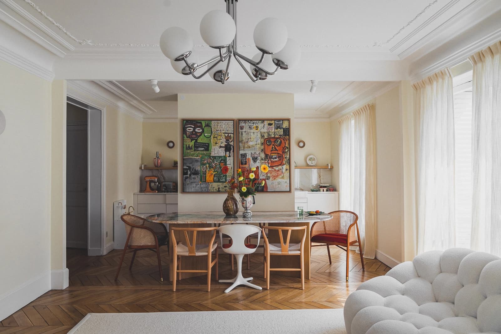 Salle de réunion dans Appartement Haussmannien à la décoration contemporaine - 1