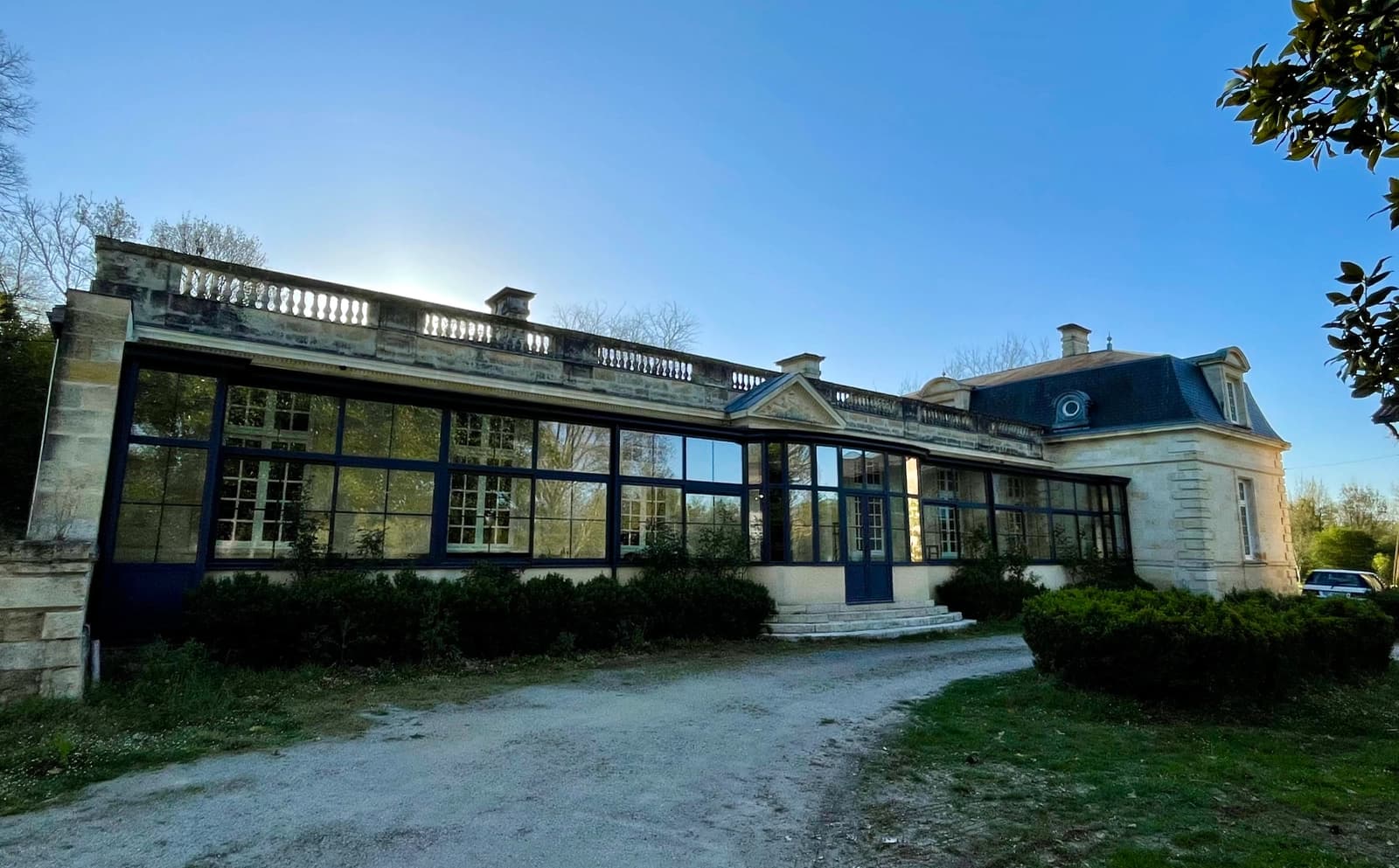 Domaine historique du XVIIe siècle avec son vaste parc