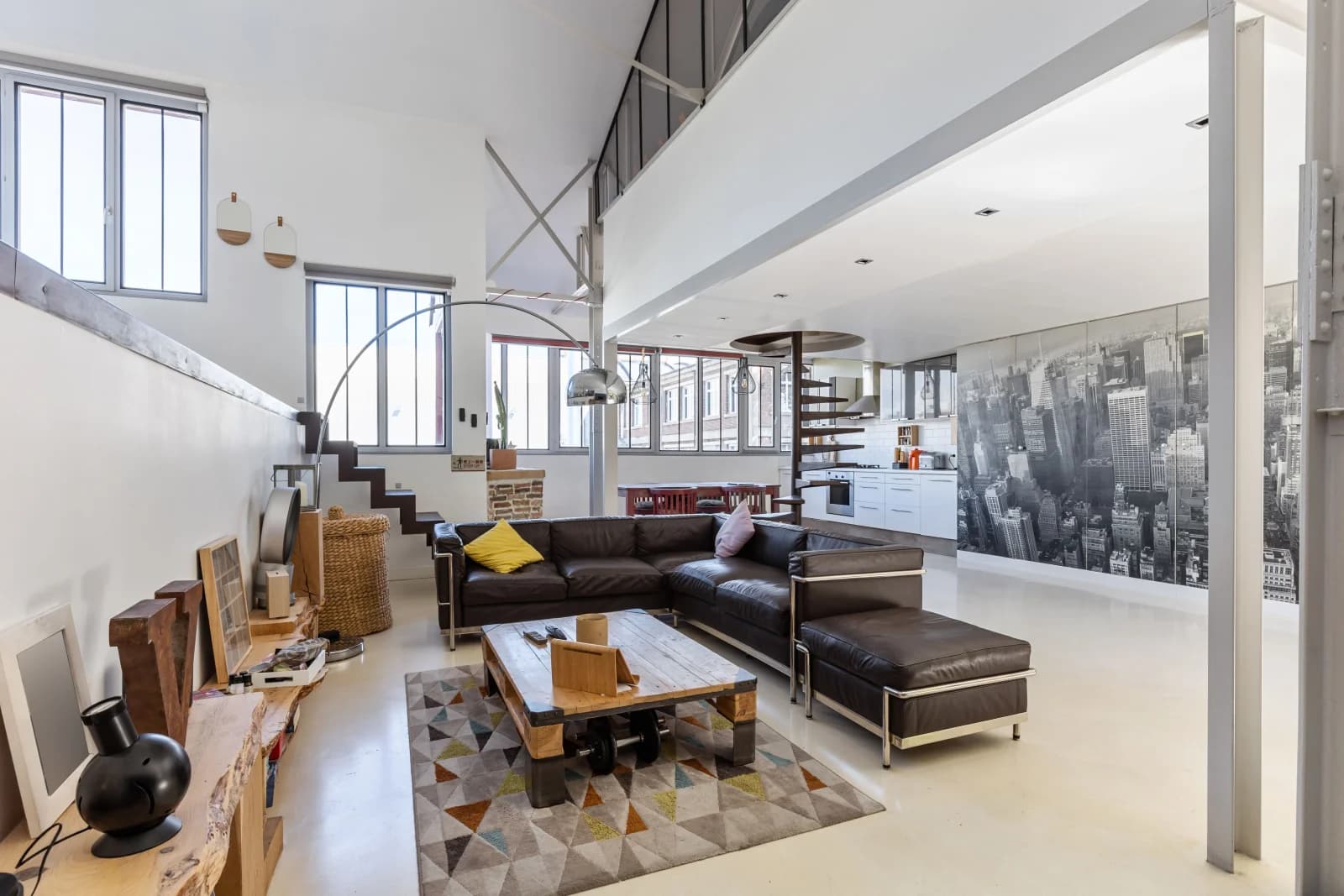 Loft baigné de clarté avec sa terrasse ensoleillée
