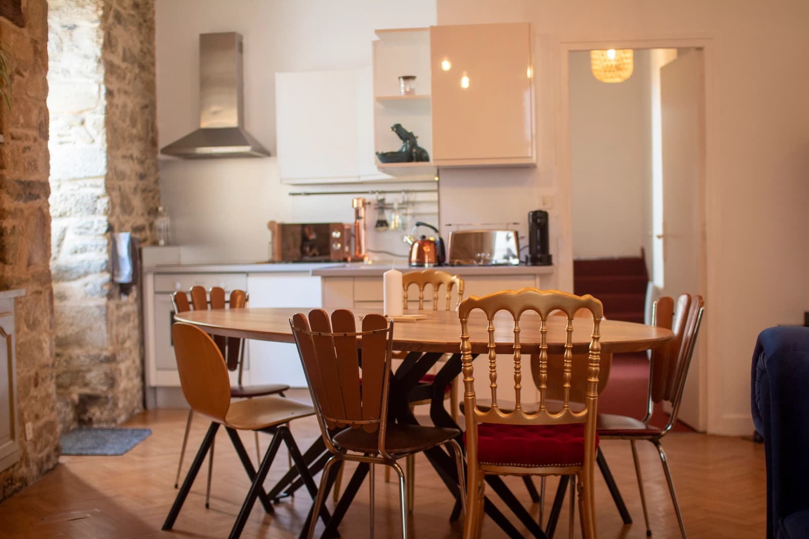 Appartement familial ancien, cachet artistique et atypique