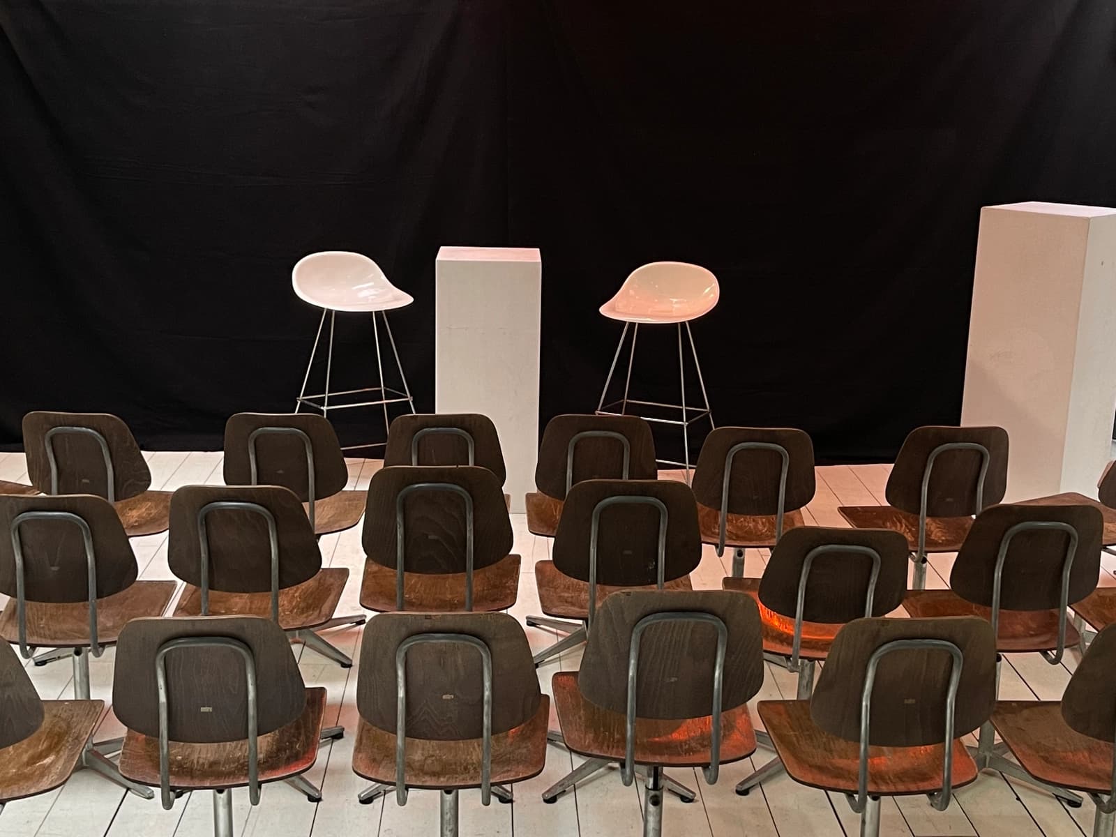 Salle de réunion dans Un atelier d'artiste unique au coeur du Xème - 1