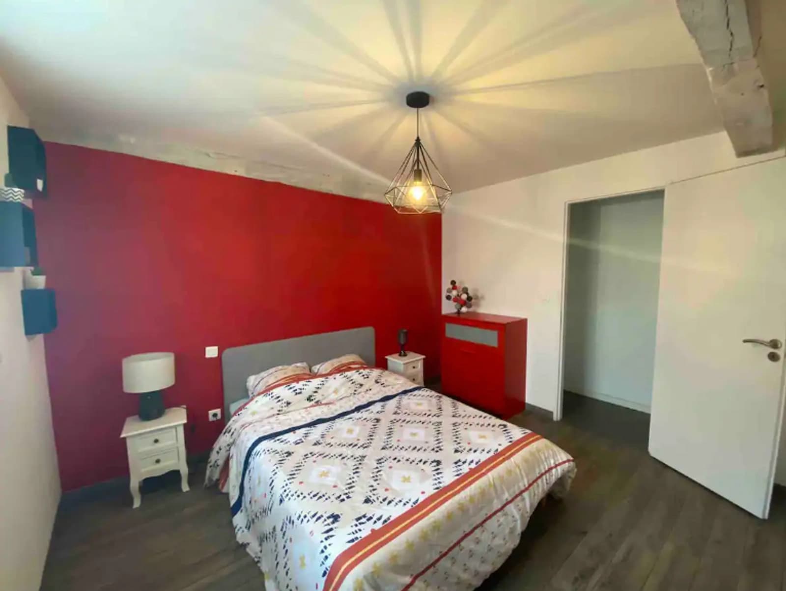 Bedroom in Charming chartreuse with wooded garden - 1