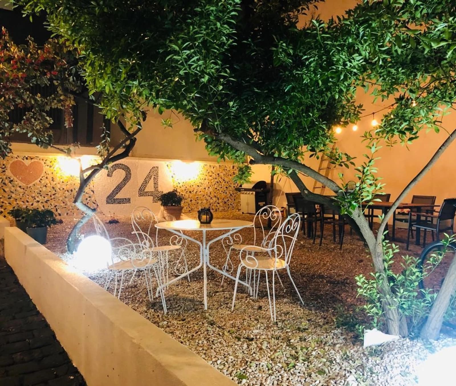 Meeting room in Family apartment in the heart of Levallois - 1