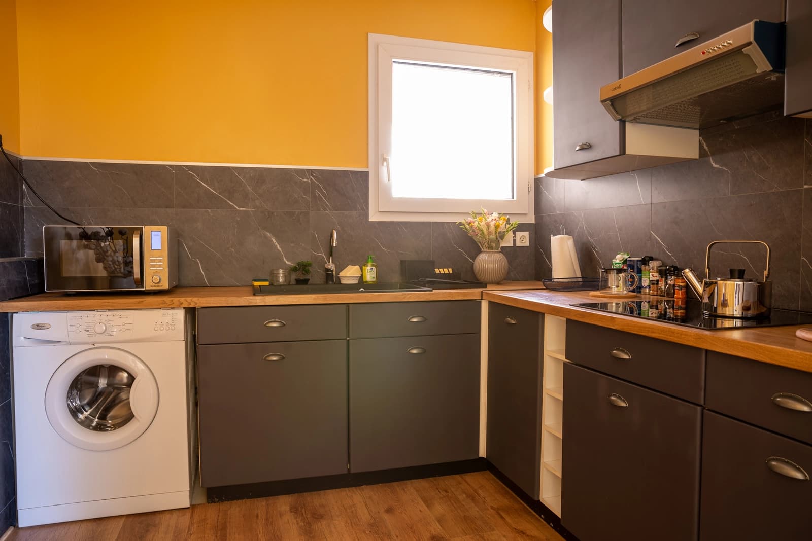 Kitchen in Apartment with balcony / Bassin d'arcachon - 1