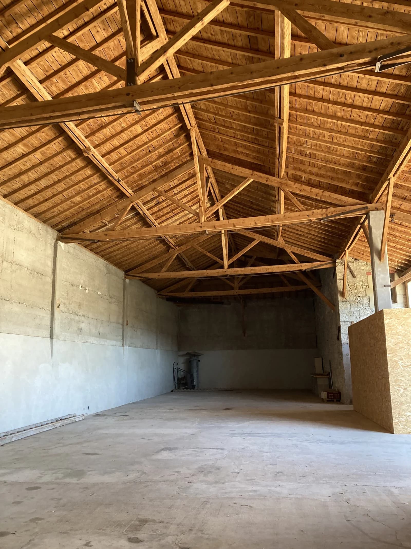 Space Barn 300m² old wooden framework - 2